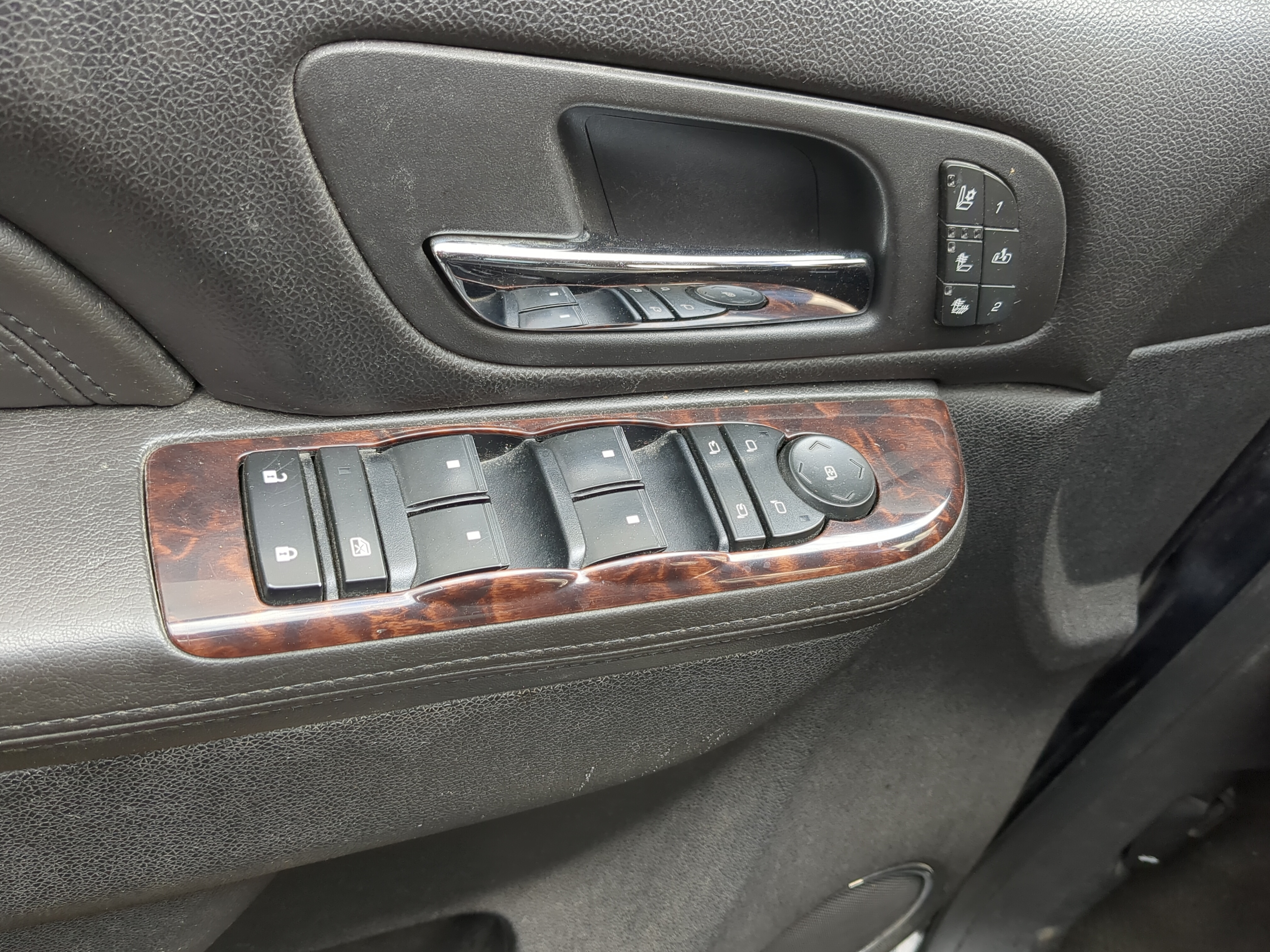 Picture of 2012 Gmc Yukon Driver Left Door Master Power Window Switch 1214181