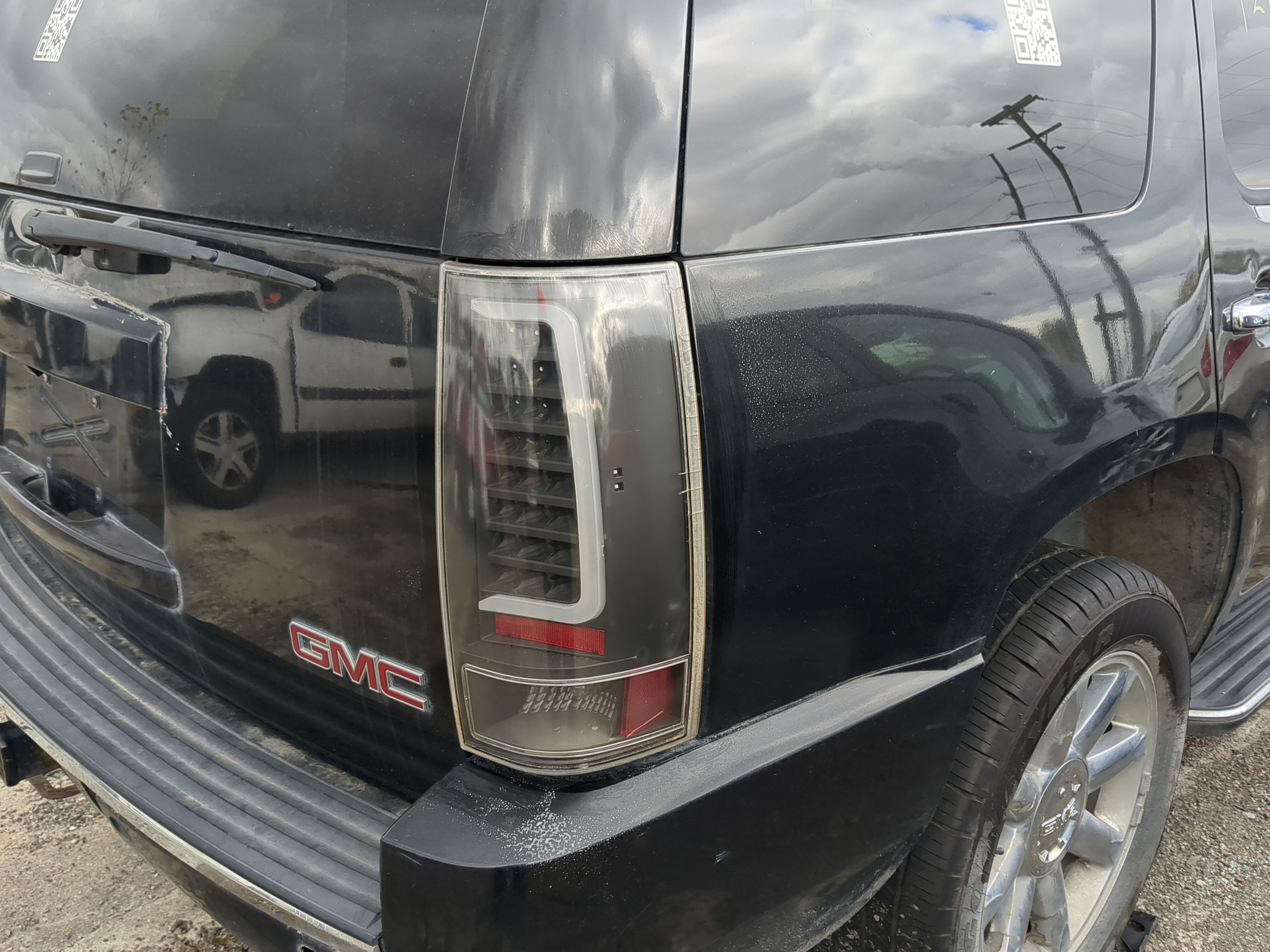 2012-2014 Gmc Yukon Passenger Right Side Tail Light Taillight Oem 1214185 - Oemusedautoparts1.com