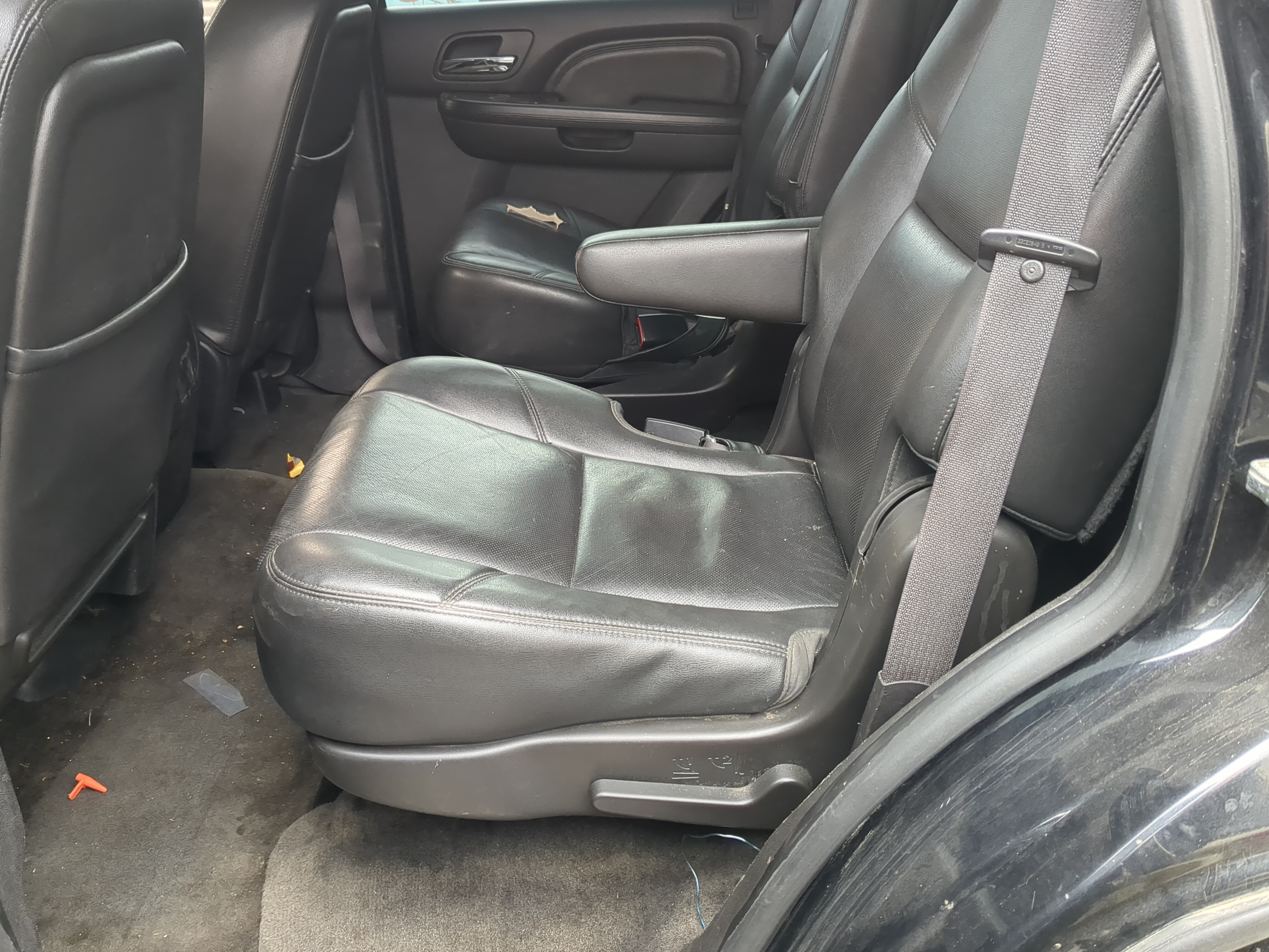 2012 Gmc Yukon Rear Seat Oem 1214256 - Oemusedautoparts1.com