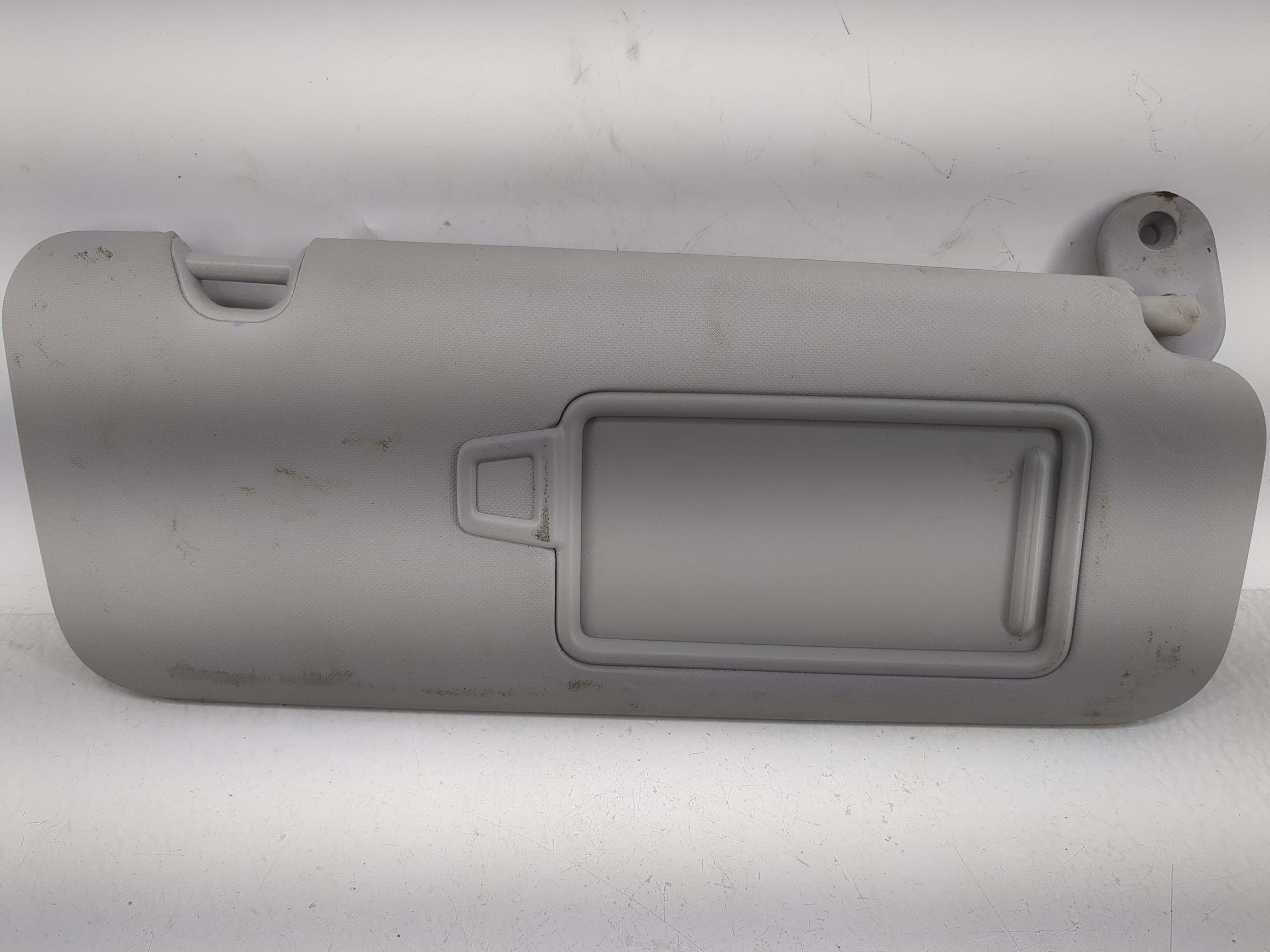 2017-2020 Hyundai Elantra Passenger Sun Visor Mirror Right Sunvisor Grey 1214452 - Oemusedautoparts1.com