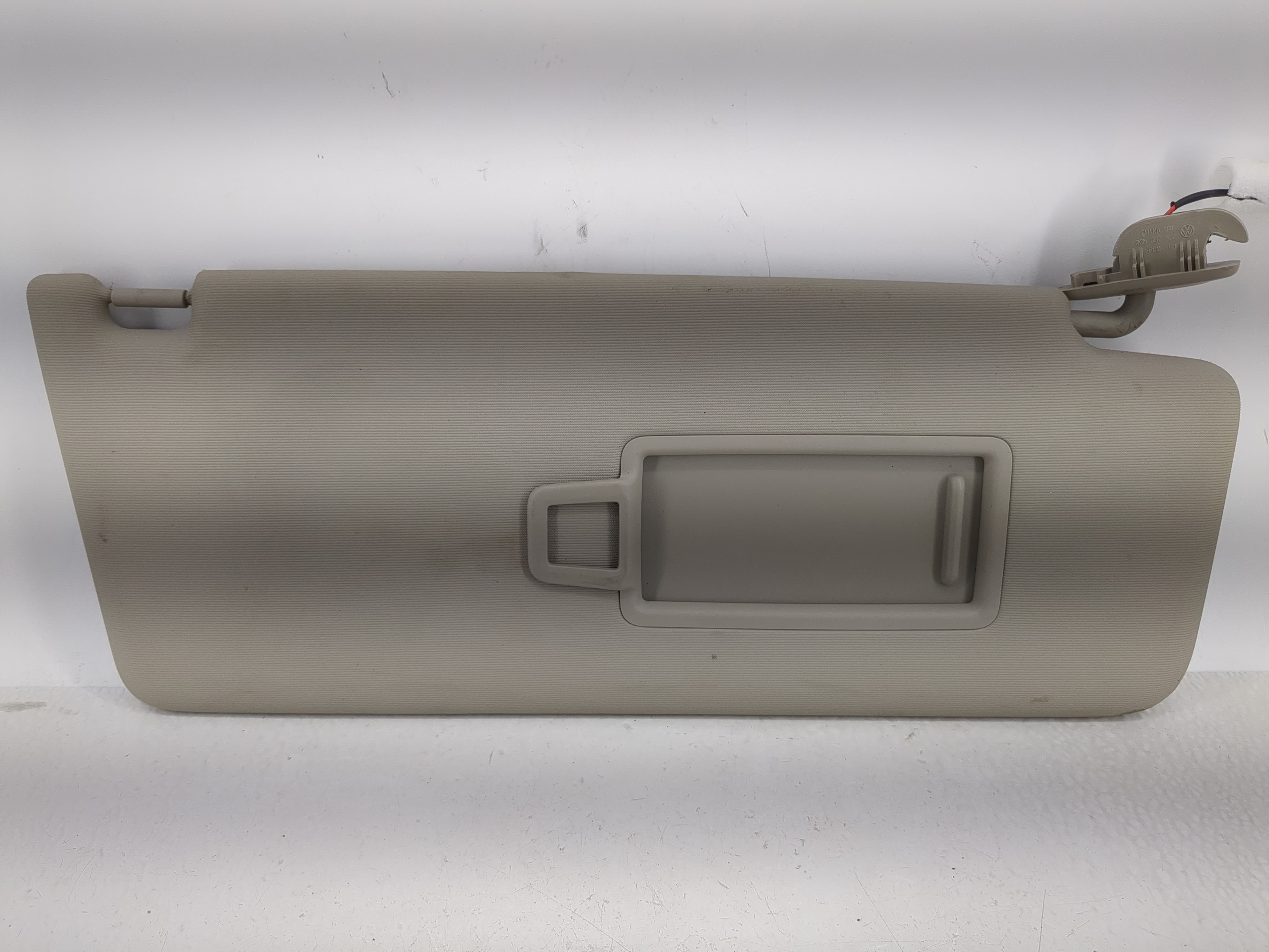 2018-2022 Volkswagen Atlas Passenger Sun Visor Mirror Right Sunvisor 1214457 - Oemusedautoparts1.com