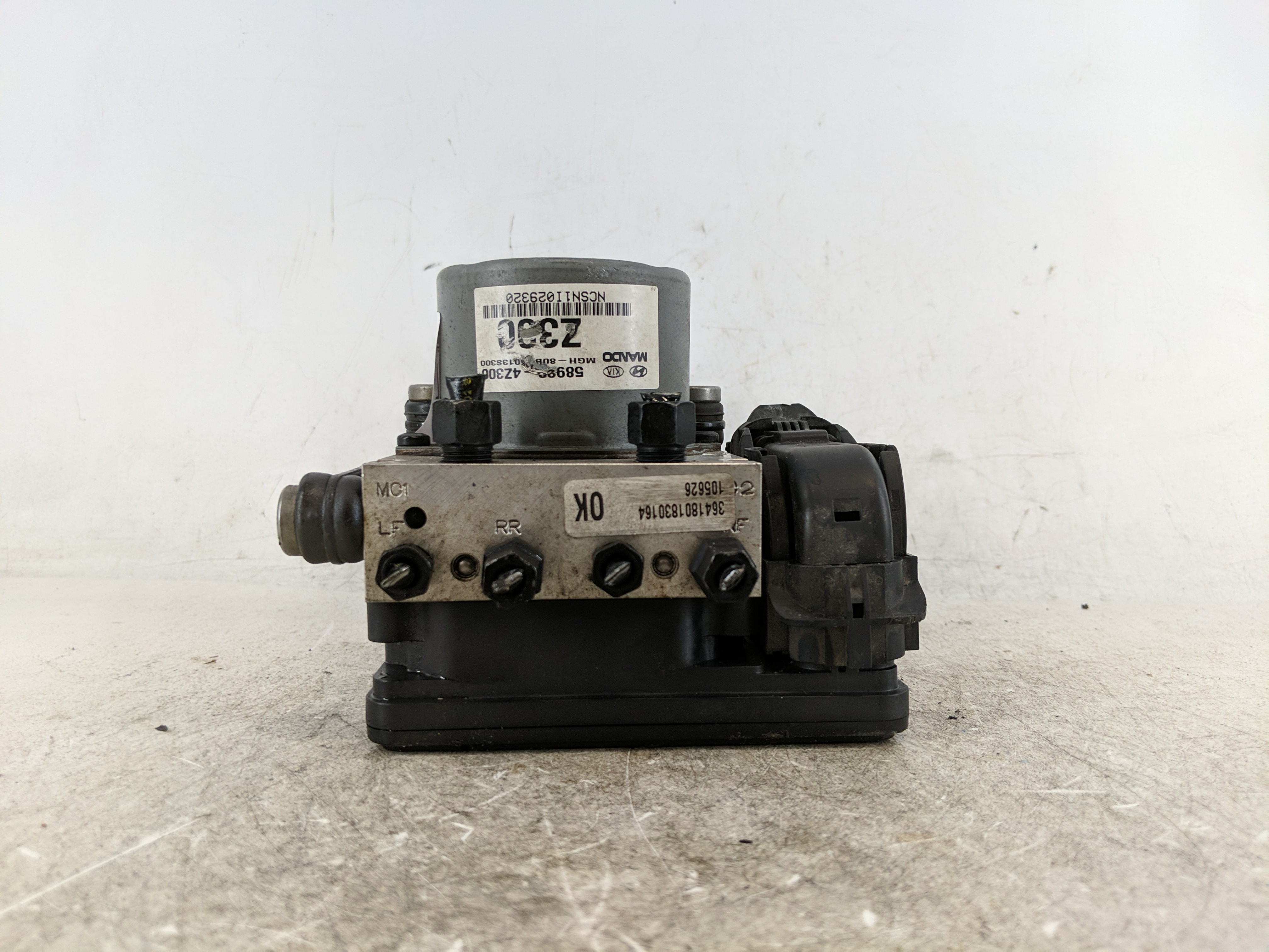 2017-2018 Hyundai Santa Fe Abs Pump Control Module 1214468 - Oemusedautoparts1.com