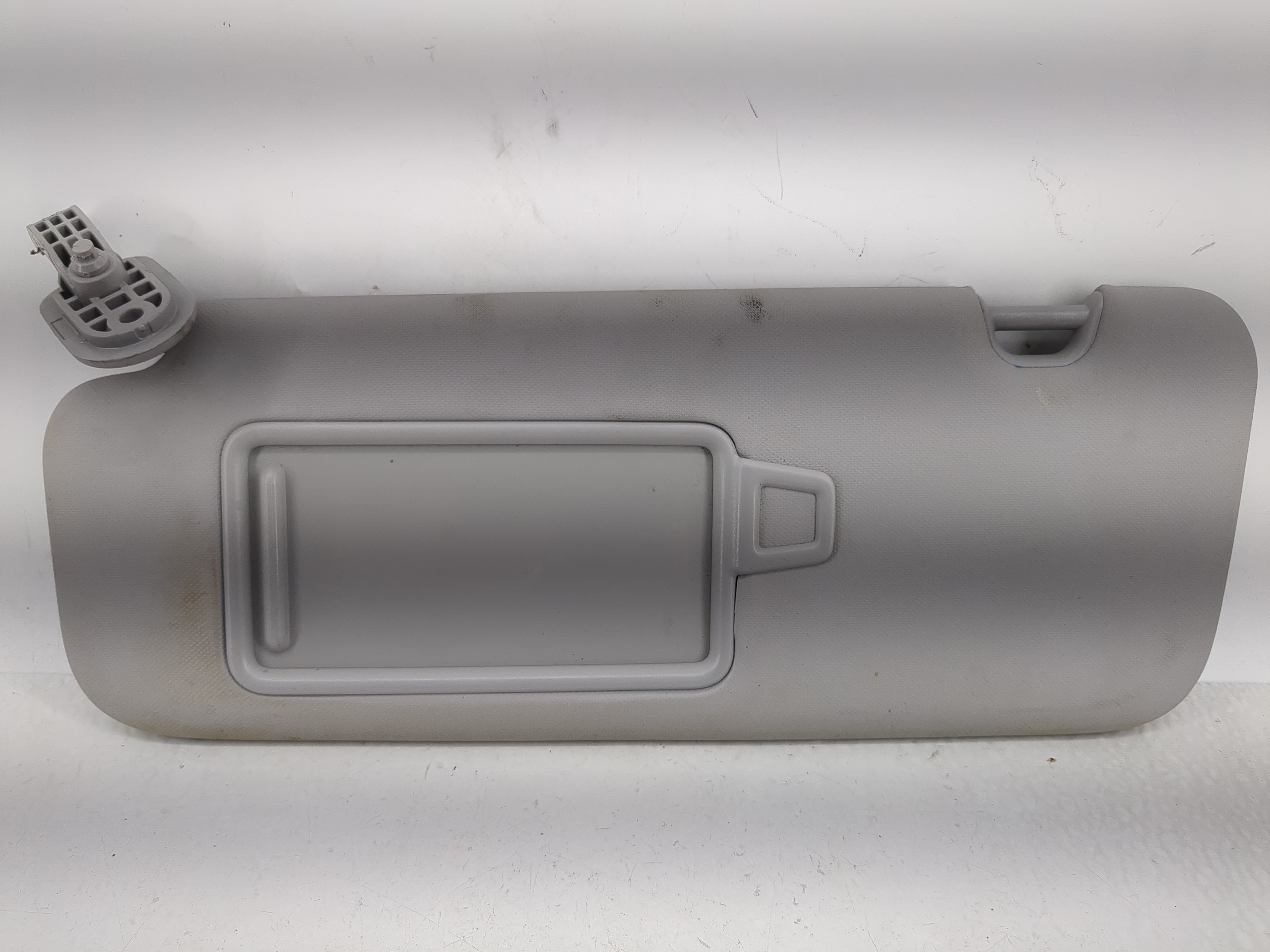 2017-2020 Hyundai Elantra Driver Sun Visor Mirror Left Sunvisor Grey 1214495 - Oemusedautoparts1.com
