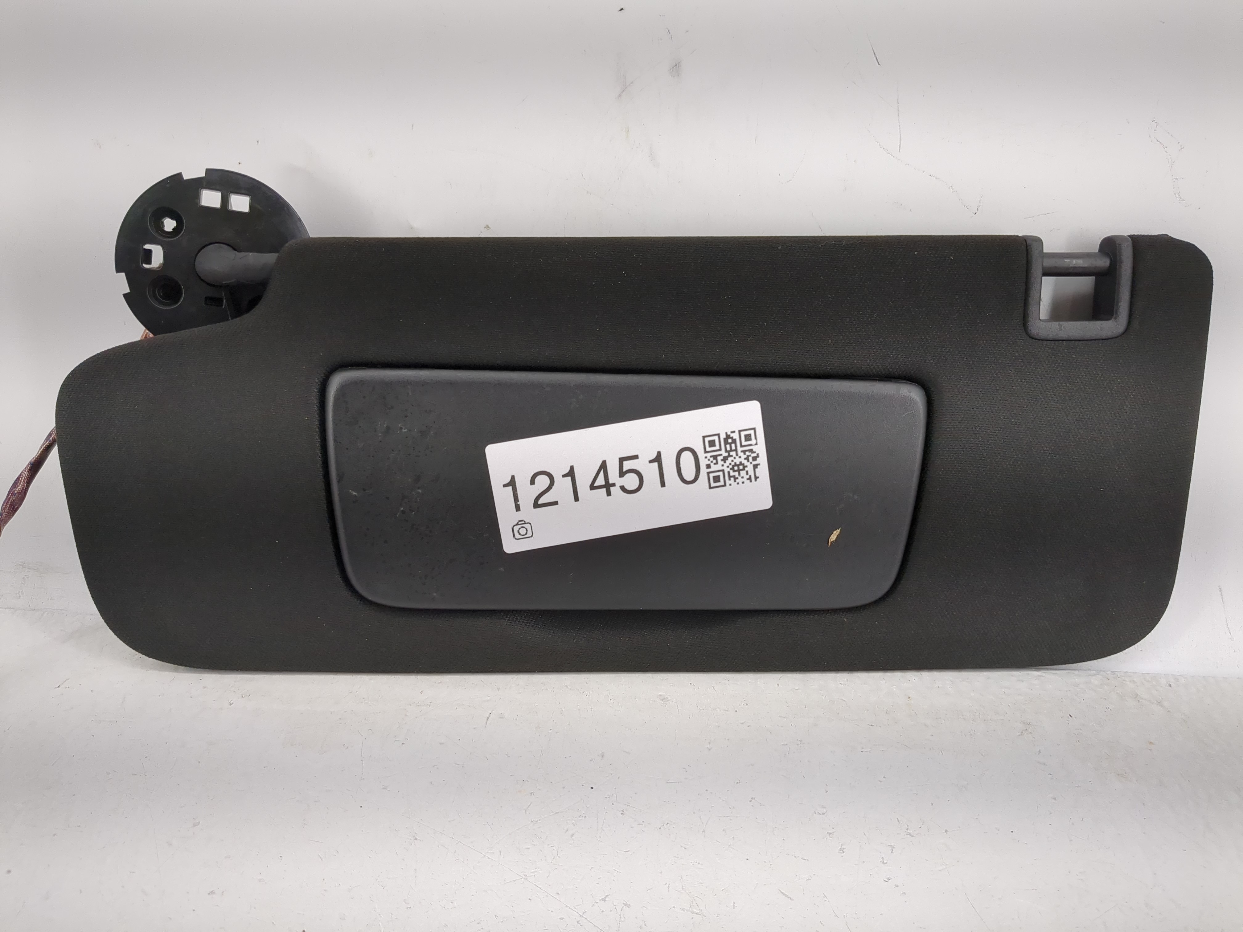 2020-2020 Cadillac Ct5 Driver Sun Visor Mirror Left Sunvisor Black 1214510 - Oemusedautoparts1.com