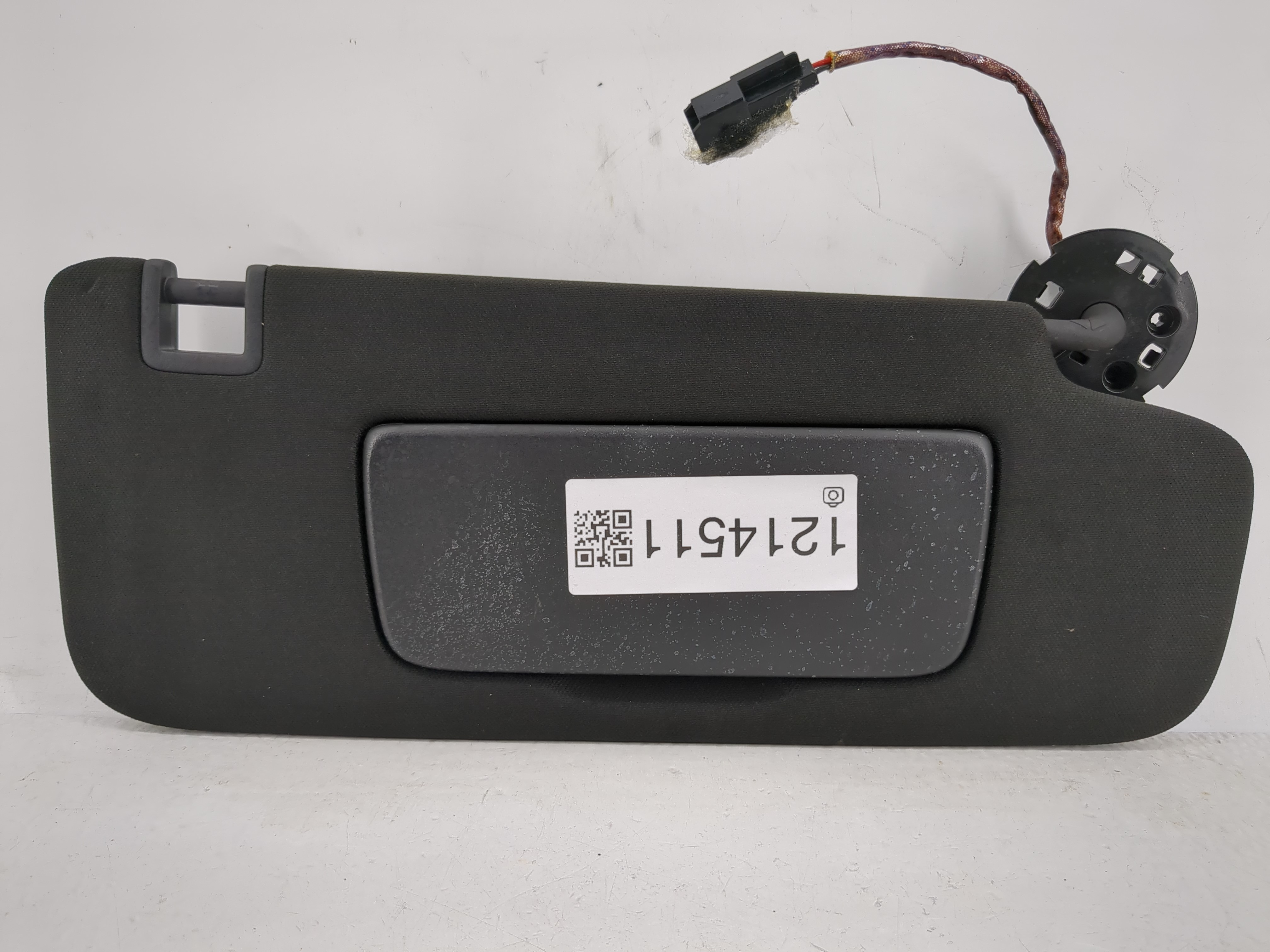 2020-2020 Cadillac Ct5 Passenger Sun Visor Mirror Right Sunvisor Black 1214511 - Oemusedautoparts1.com