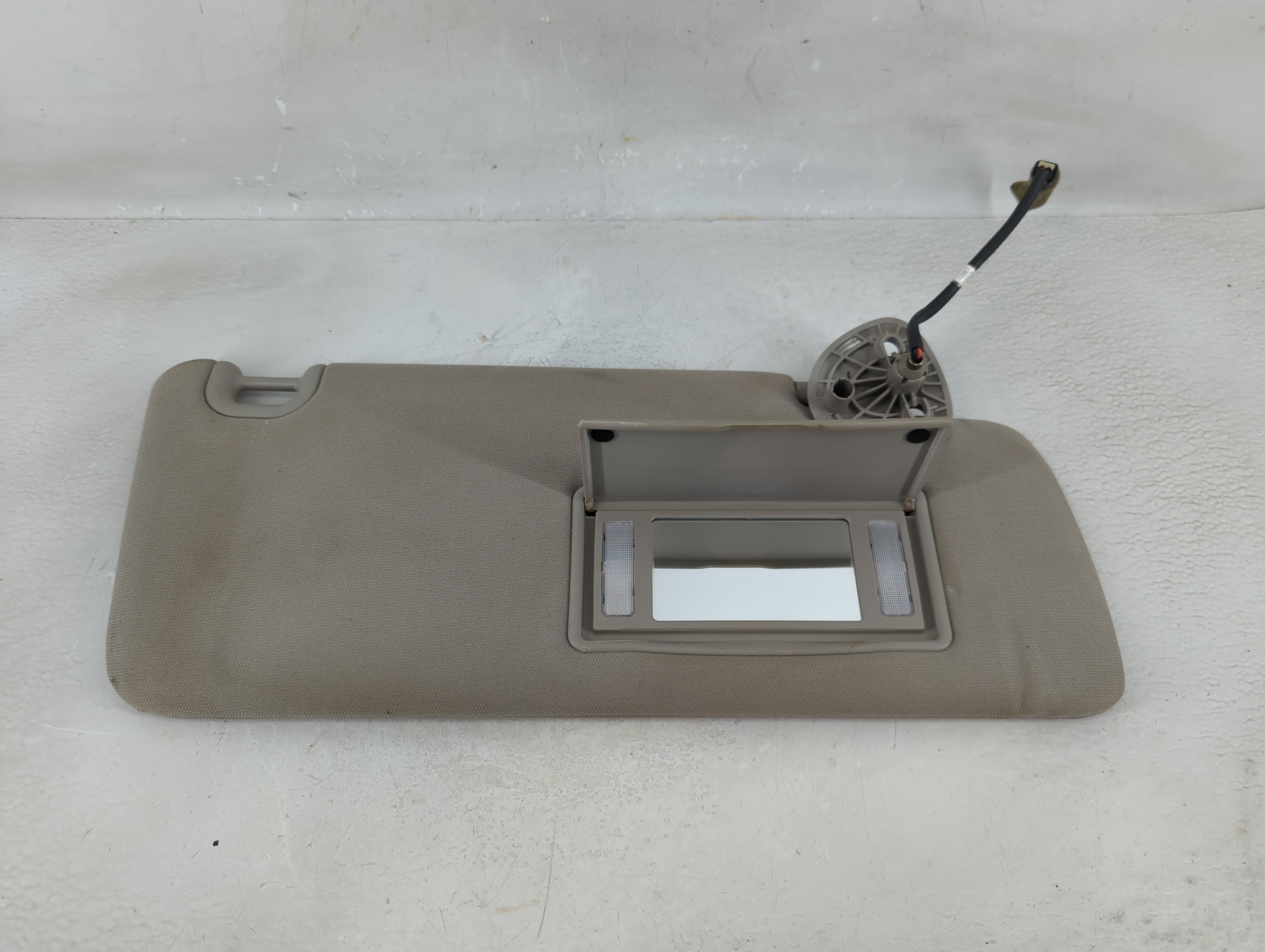 Dodge Ram 1500 Passenger Sun Visor Mirror Right Sunvisor Gray 1214515 - Oemusedautoparts1.com
