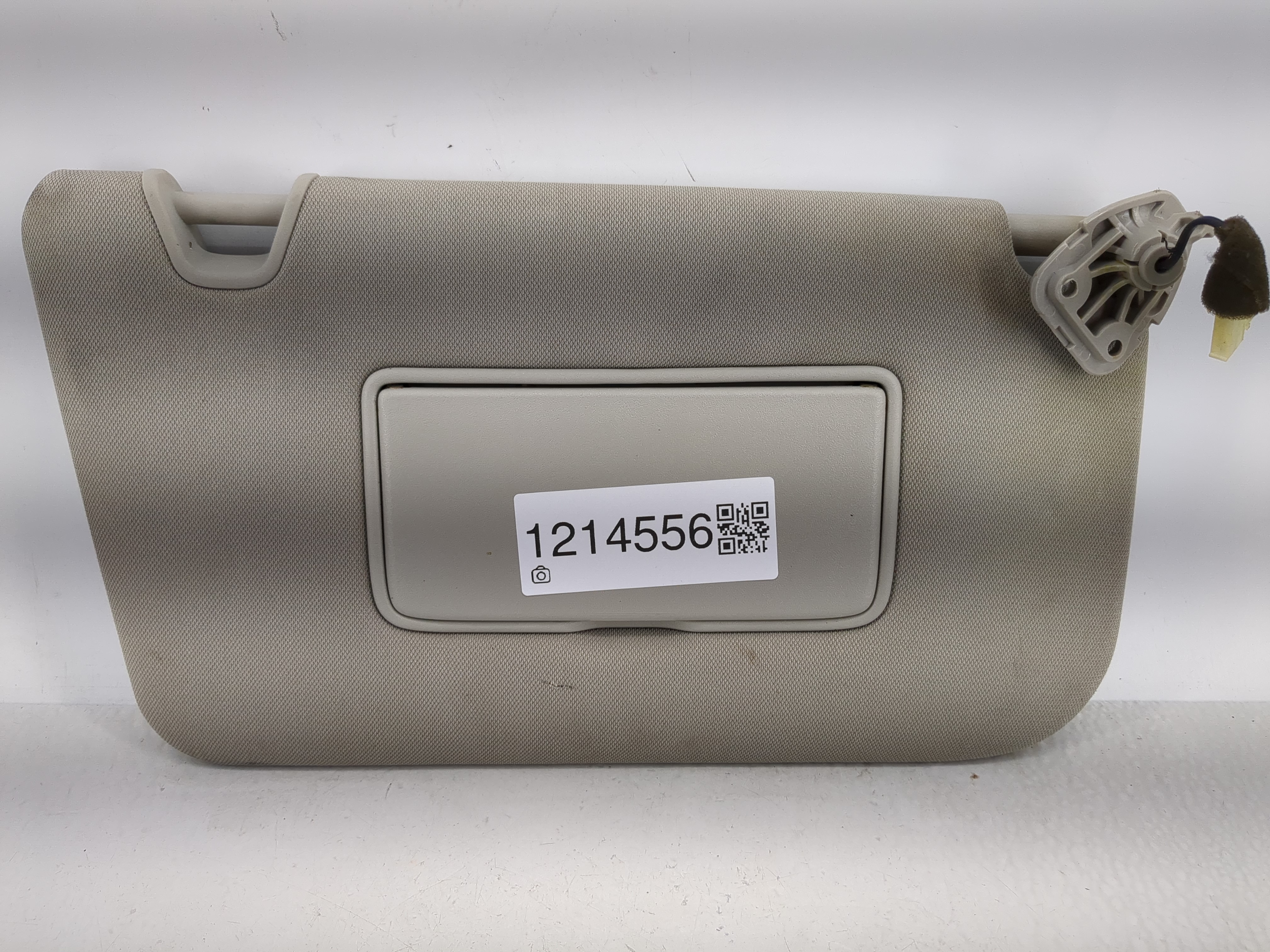 2014-2017 Nissan Rogue Passenger Sun Visor Mirror Right Sunvisor Beige 1214556 - Oemusedautoparts1.com