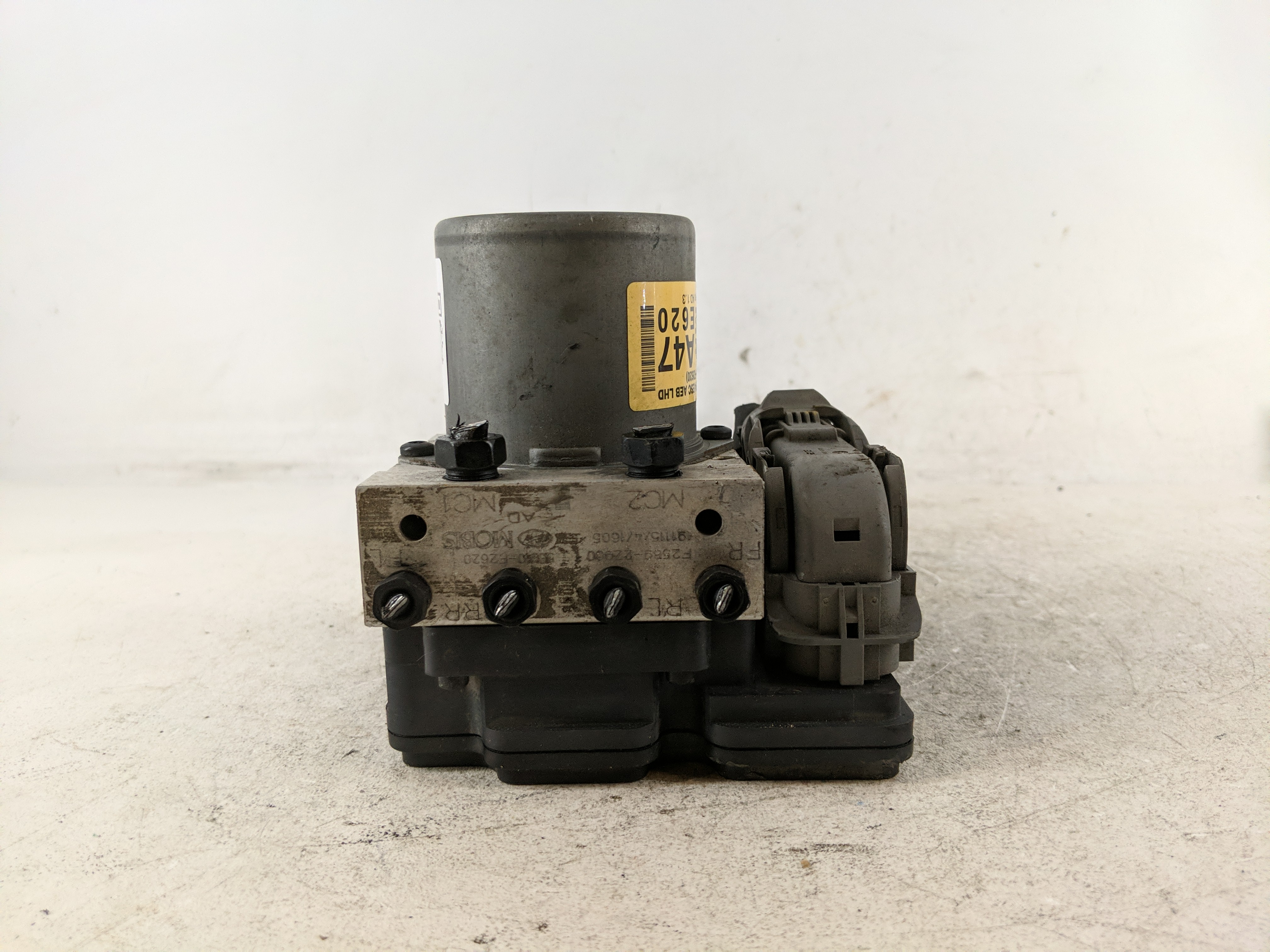 2019-2020 Hyundai Elantra Abs Pump Control Module 1214568 - Oemusedautoparts1.com