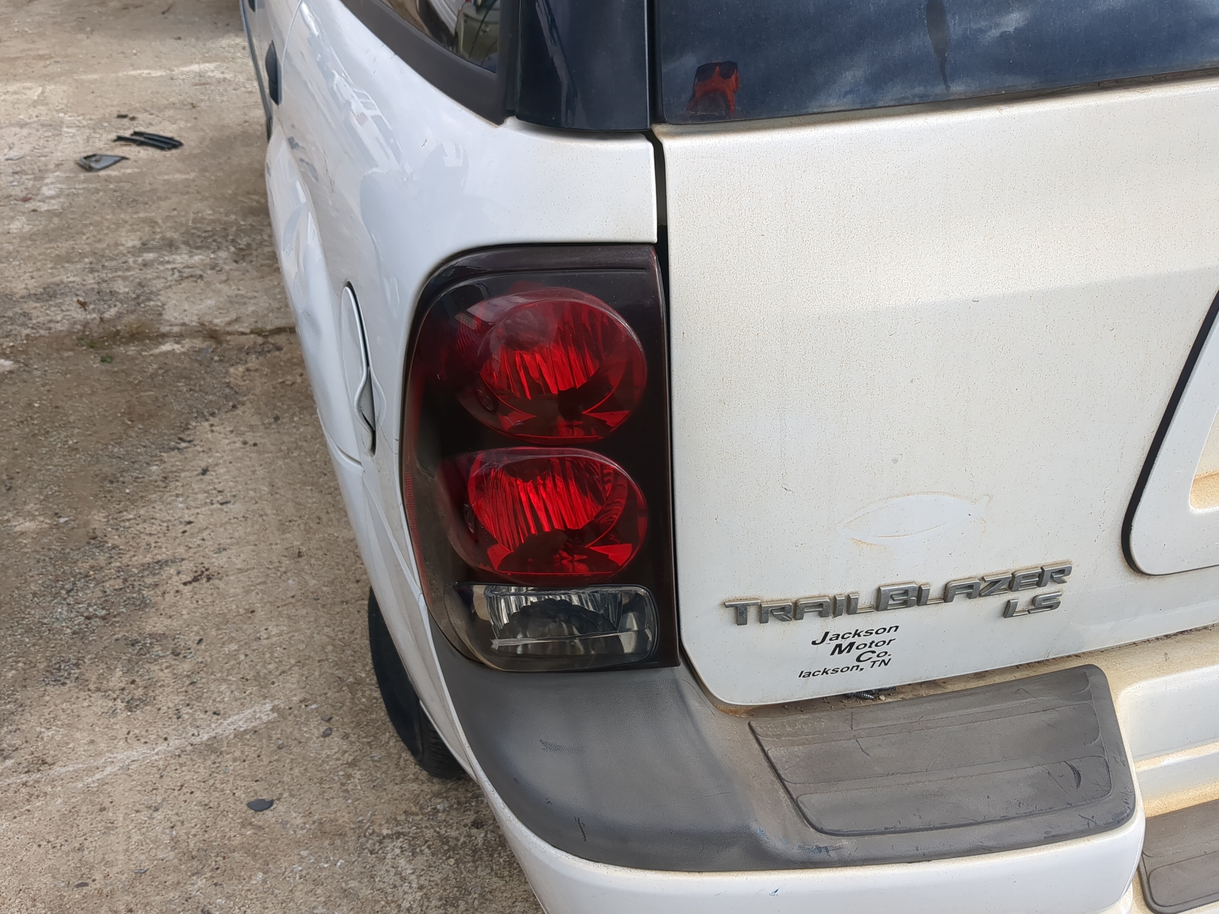 2002 Chevrolet Trailblazer Driver Left Side Tail Light Taillight Oem 1214596 - Oemusedautoparts1.com