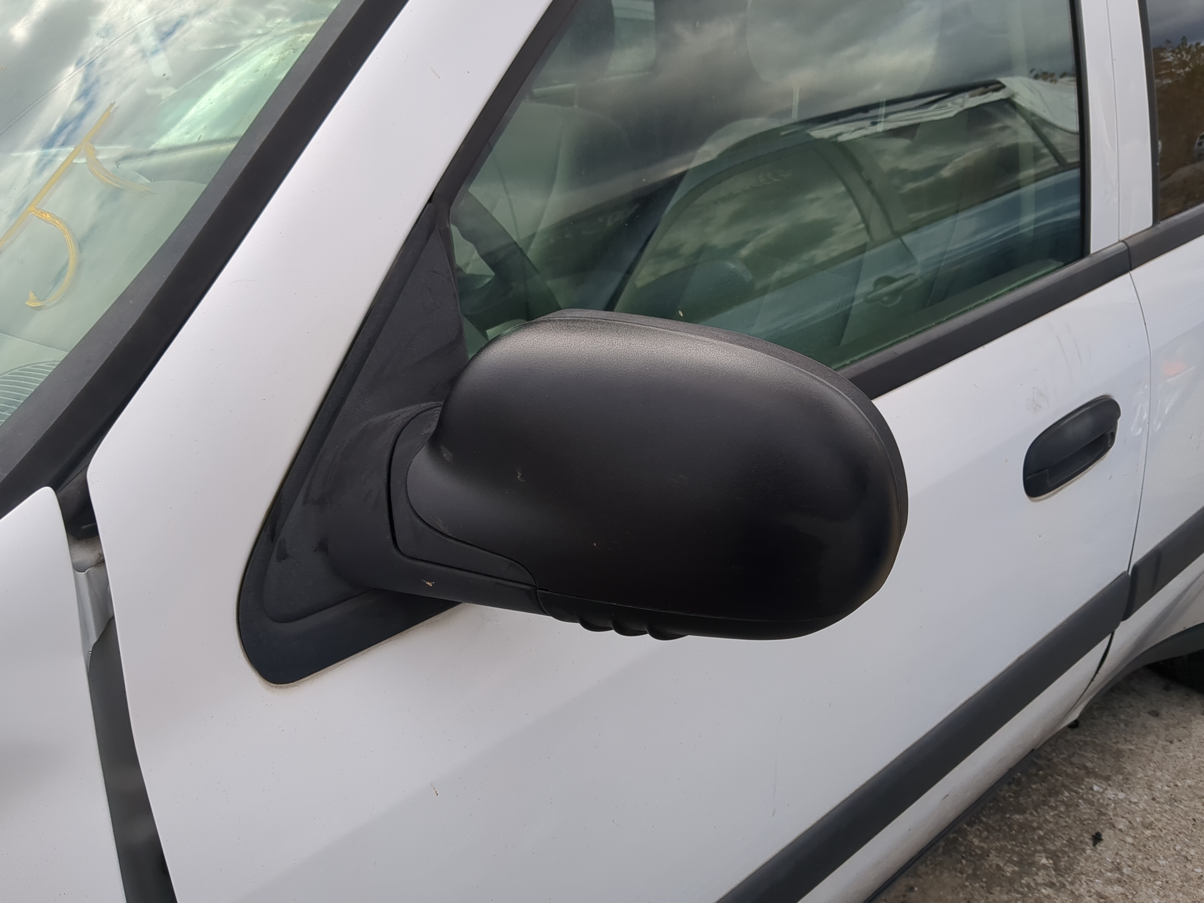 2002-2009 Chevrolet Trailblazer Driver Left Side View Power Door Mirror 1214665 - Oemusedautoparts1.com