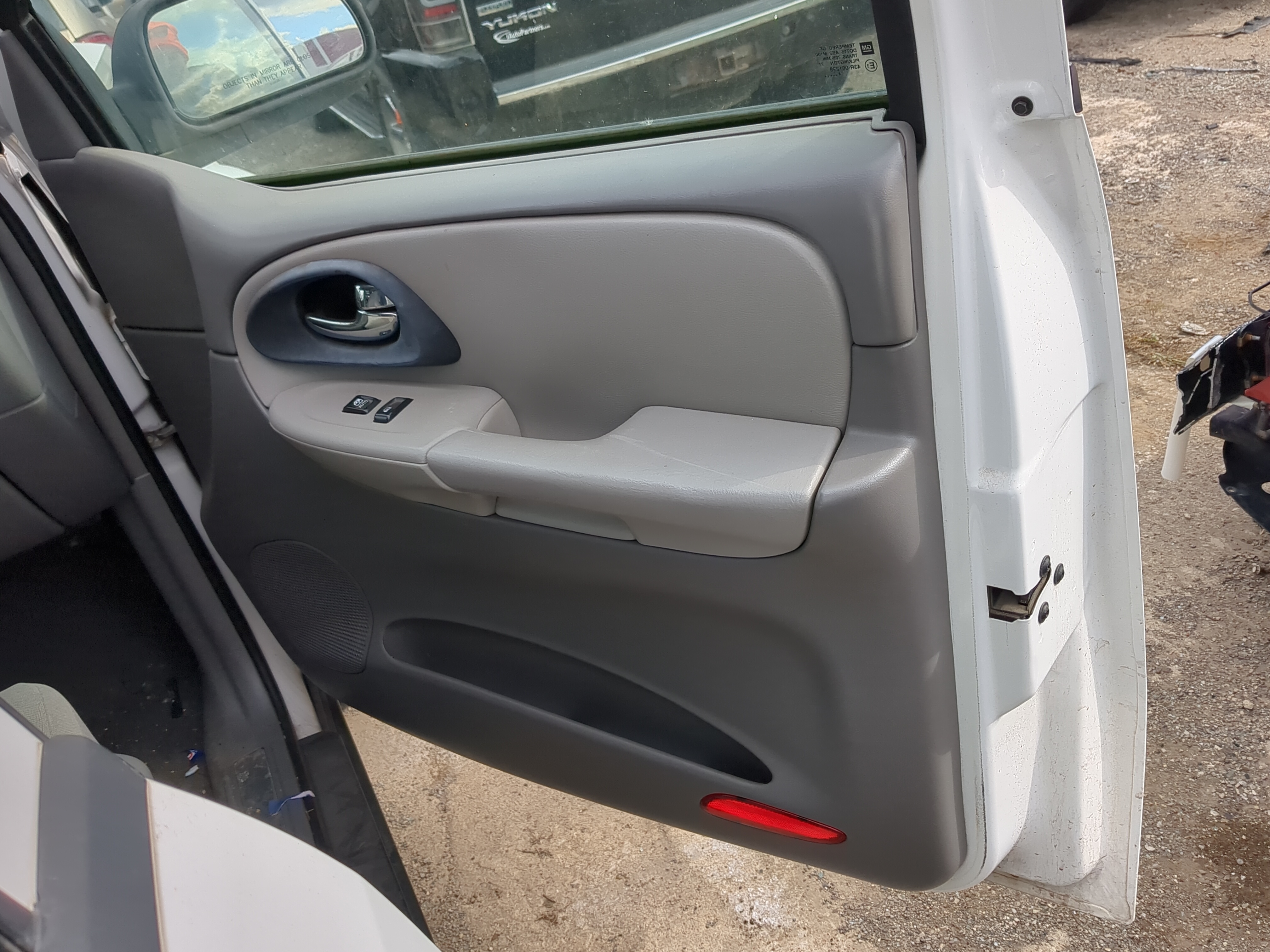 Picture of Door Panels 2005 CHEVROLET TRAILBLAZER