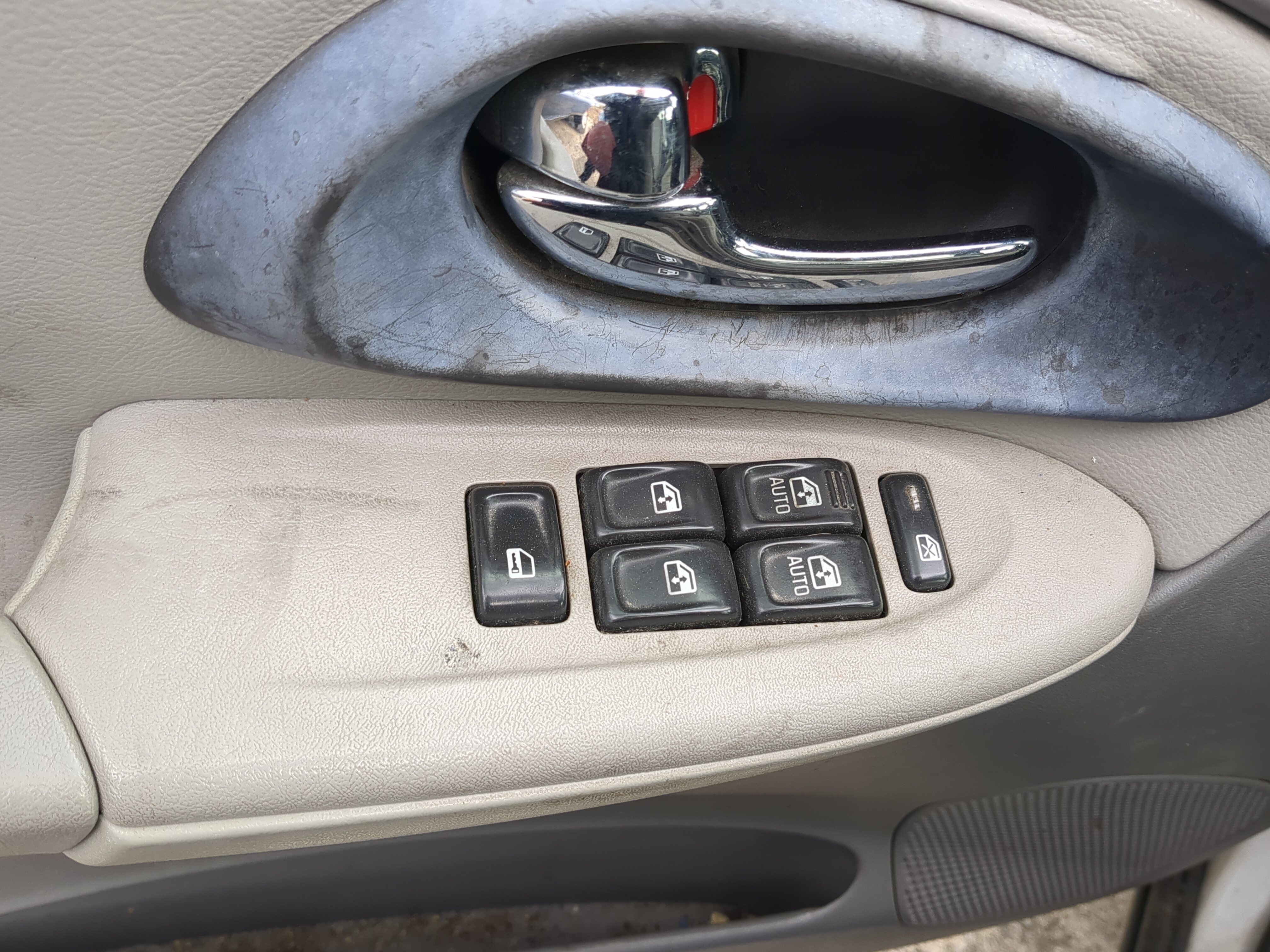 2005 Chevrolet Trailblazer Driver Left Door Master Power Window Switch 1214718 - Oemusedautoparts1.com
