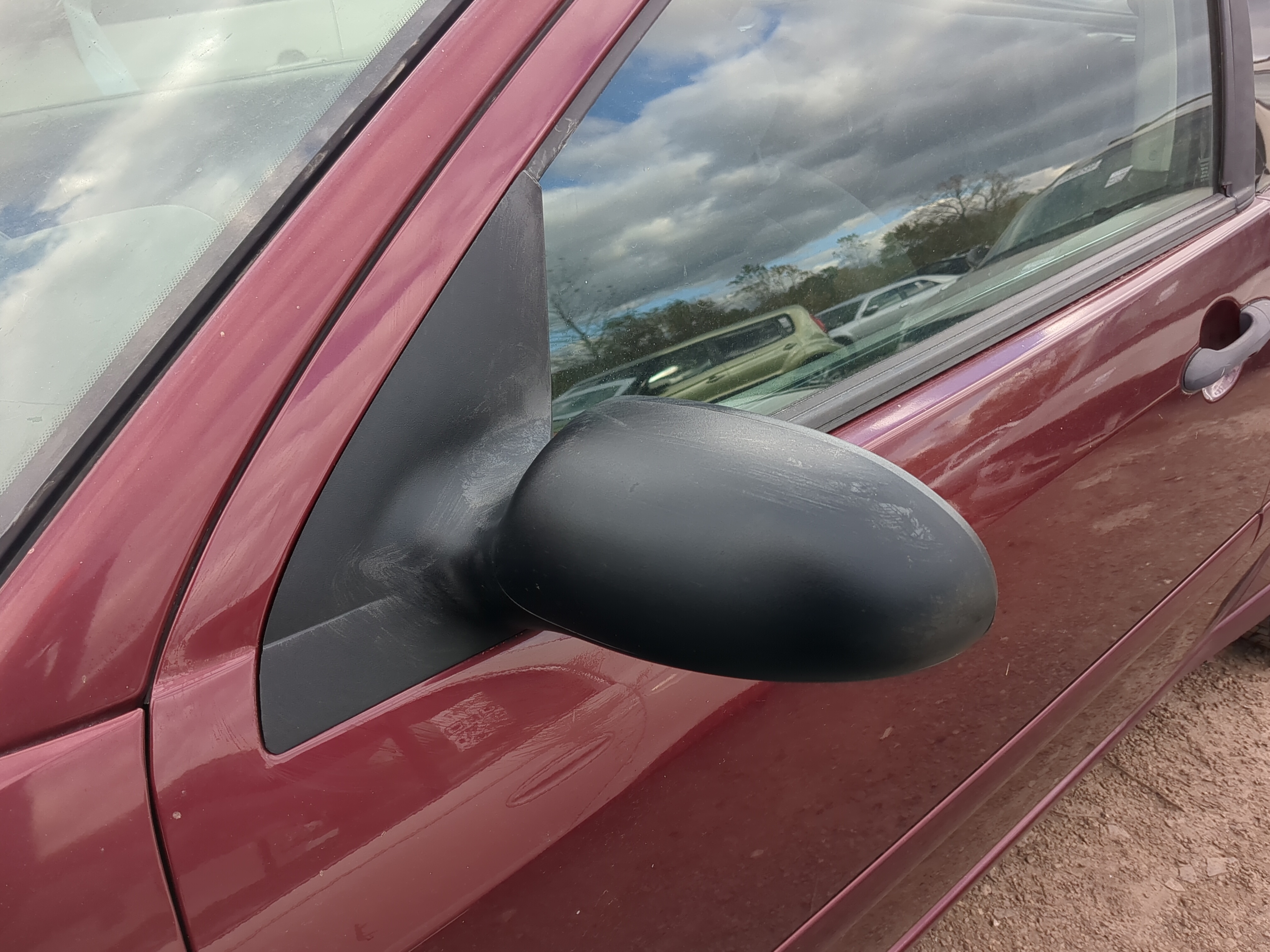 2000-2007 Ford Focus Driver Left Side View Power Door Mirror 1214914 - Oemusedautoparts1.com