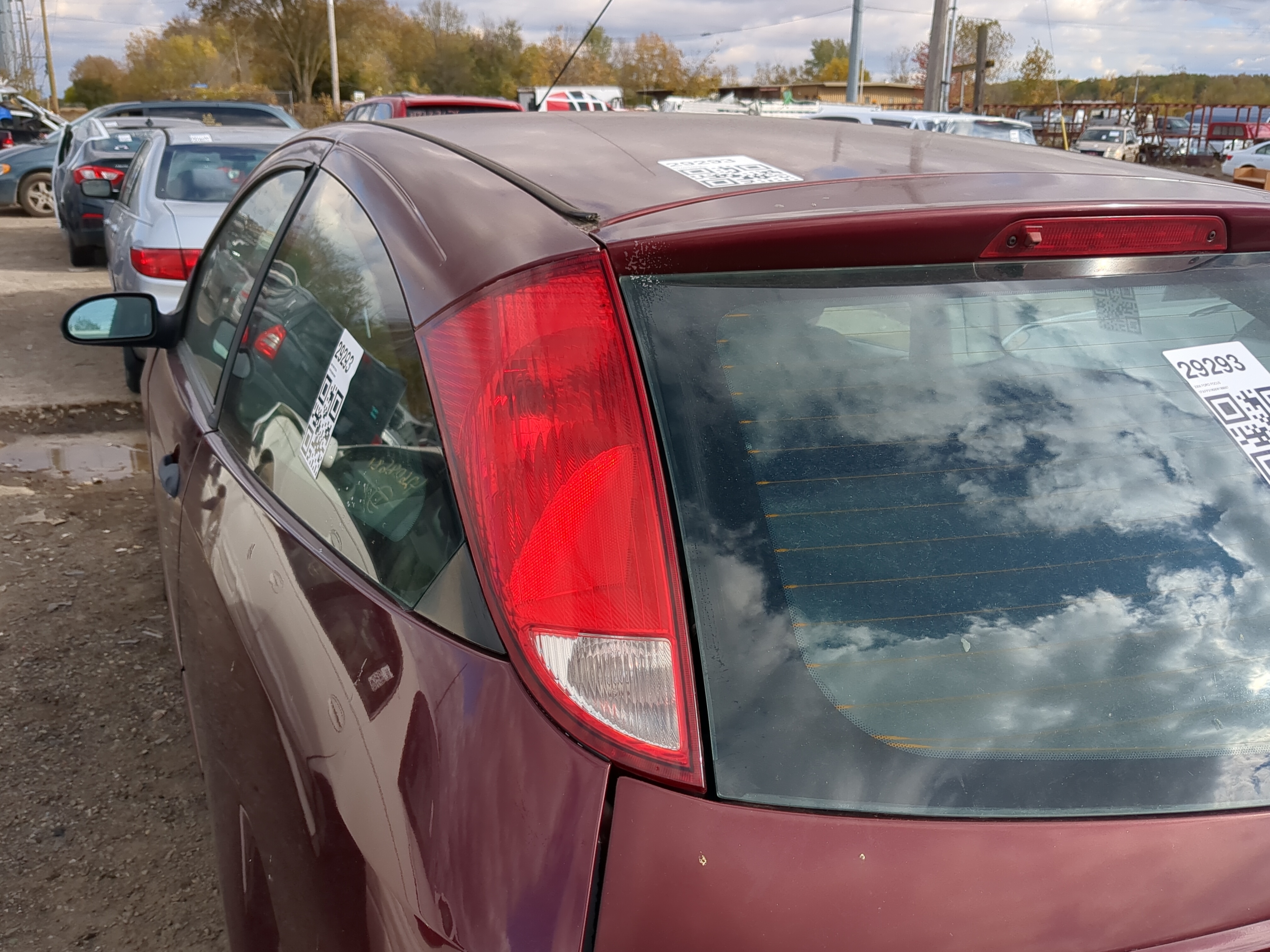 2002-2007 Ford Focus Driver Left Side Tail Light Taillight Oem 1214925 - Oemusedautoparts1.com