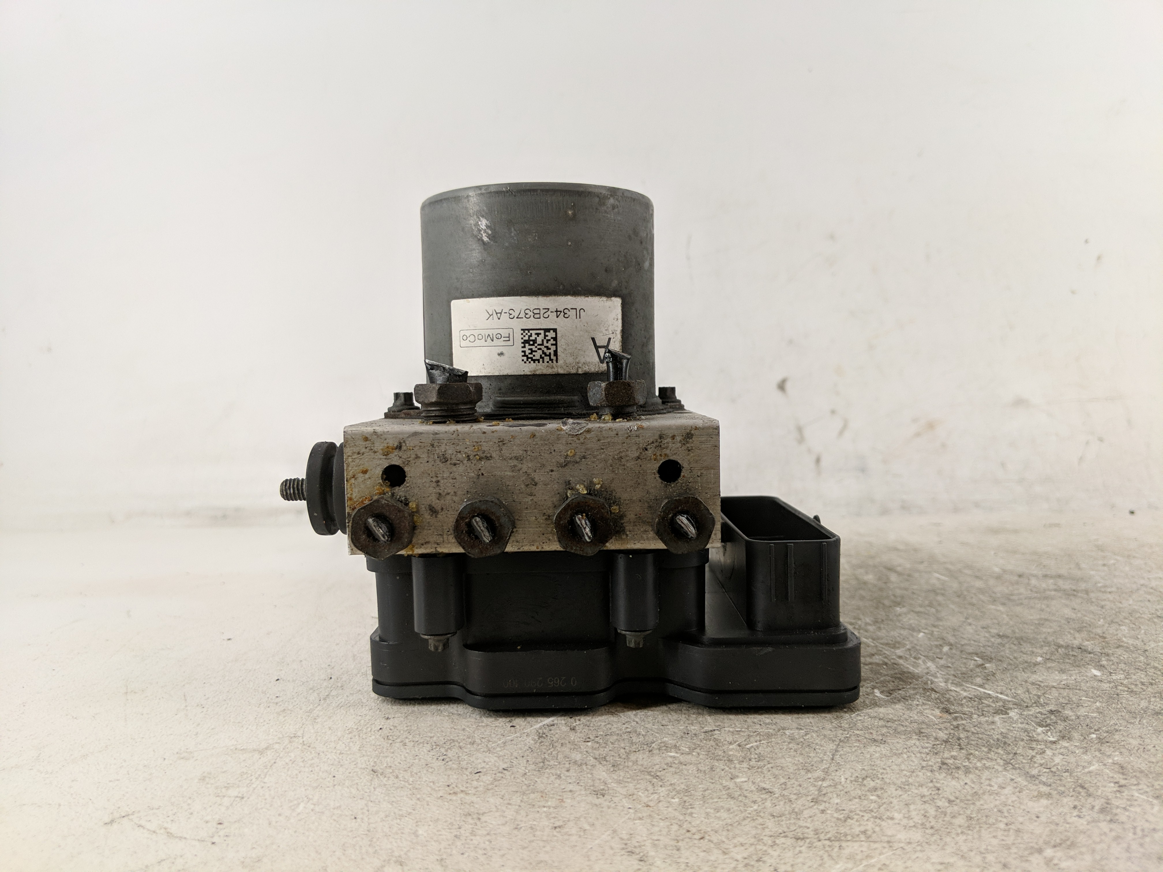 2018-2018 Ford F-150 Abs Pump Control Module 1215050 - Oemusedautoparts1.com