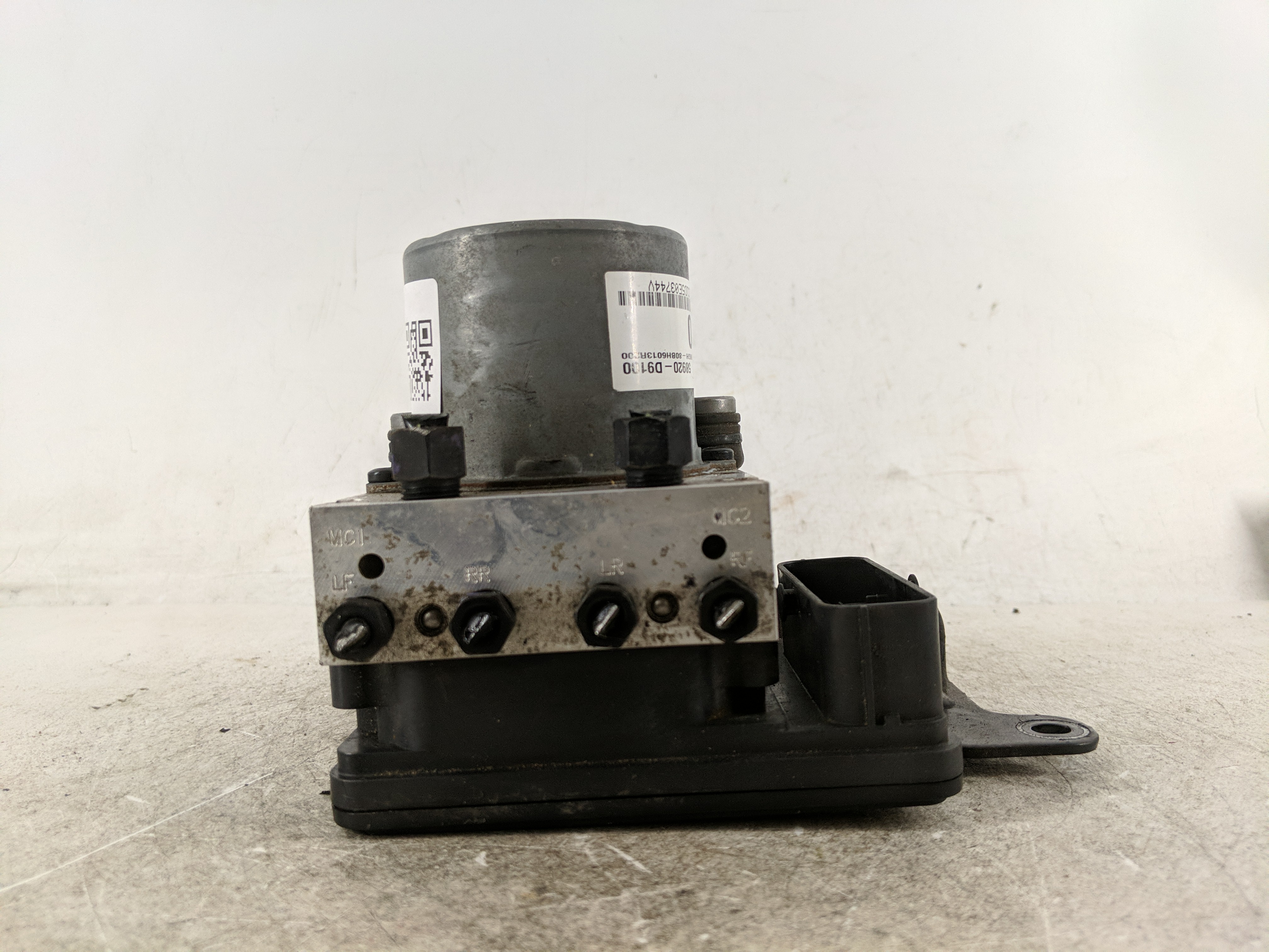 2017-2019 Kia Sportage Abs Pump Control Module 1215055 - Oemusedautoparts1.com