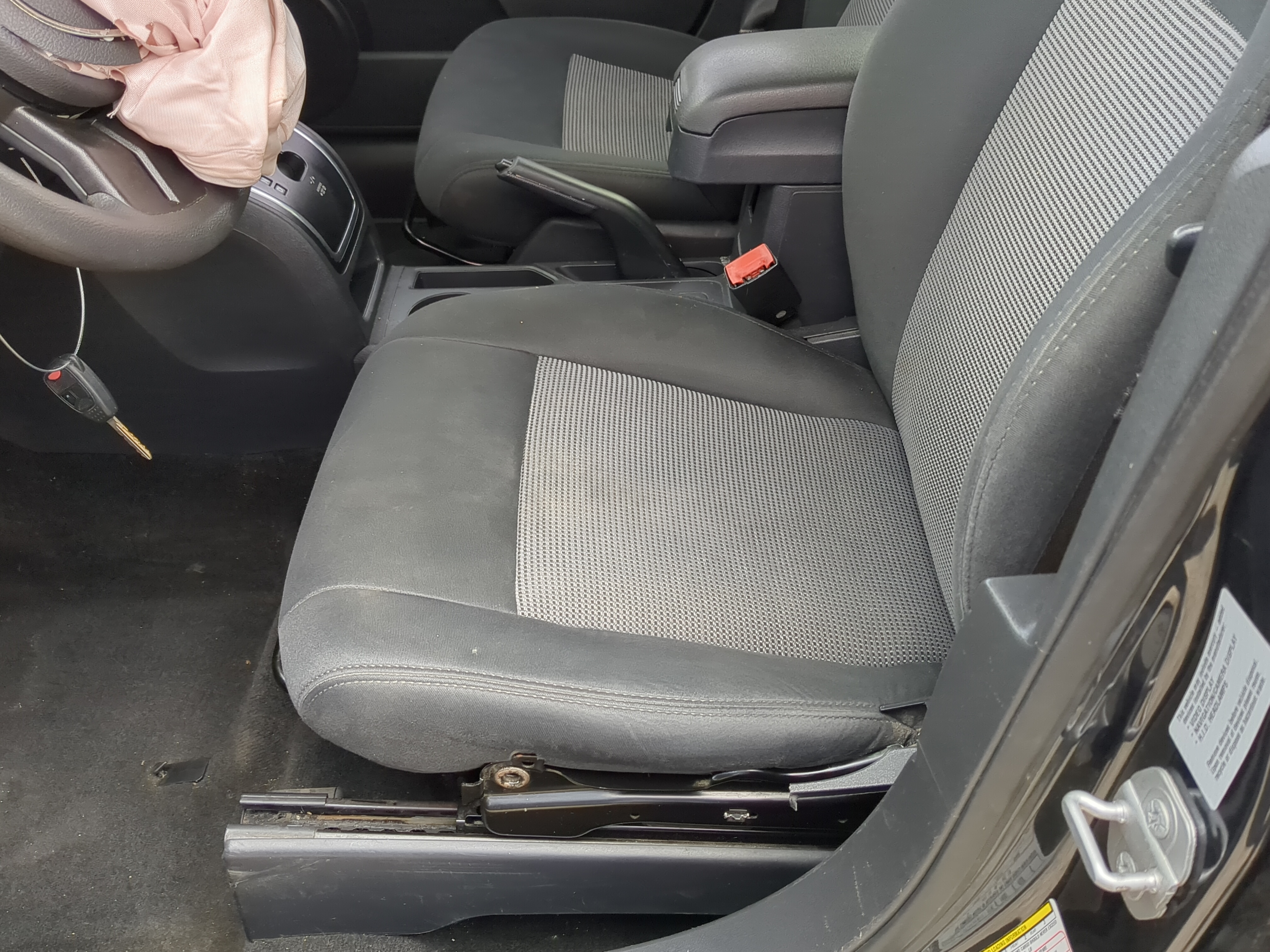 2015-2017 Jeep Patriot Driver Front Seat Oem 1215181 - Oemusedautoparts1.com