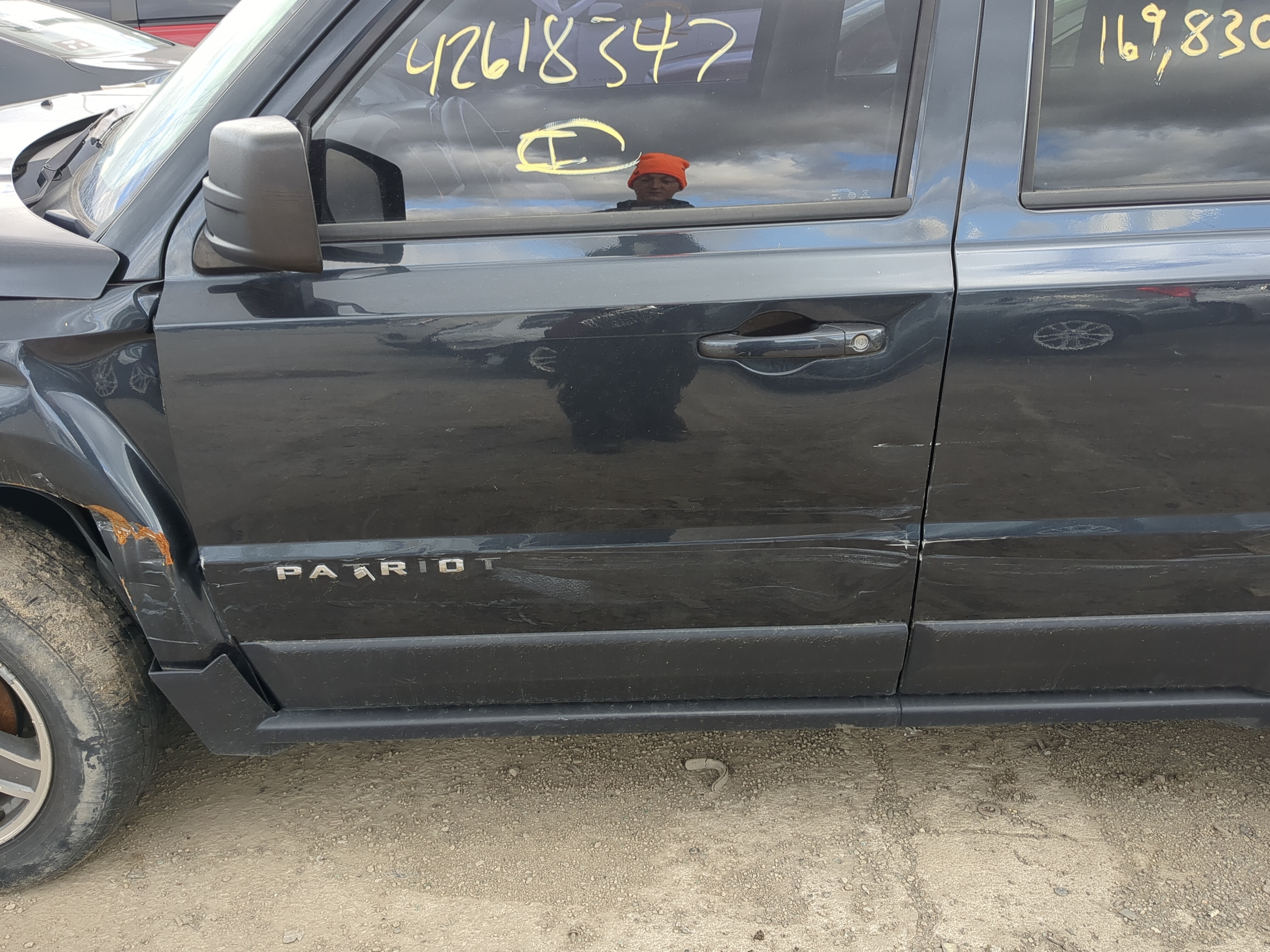 2011-2017 Jeep Patriot Driver Front Door Oem 1215192 - Oemusedautoparts1.com