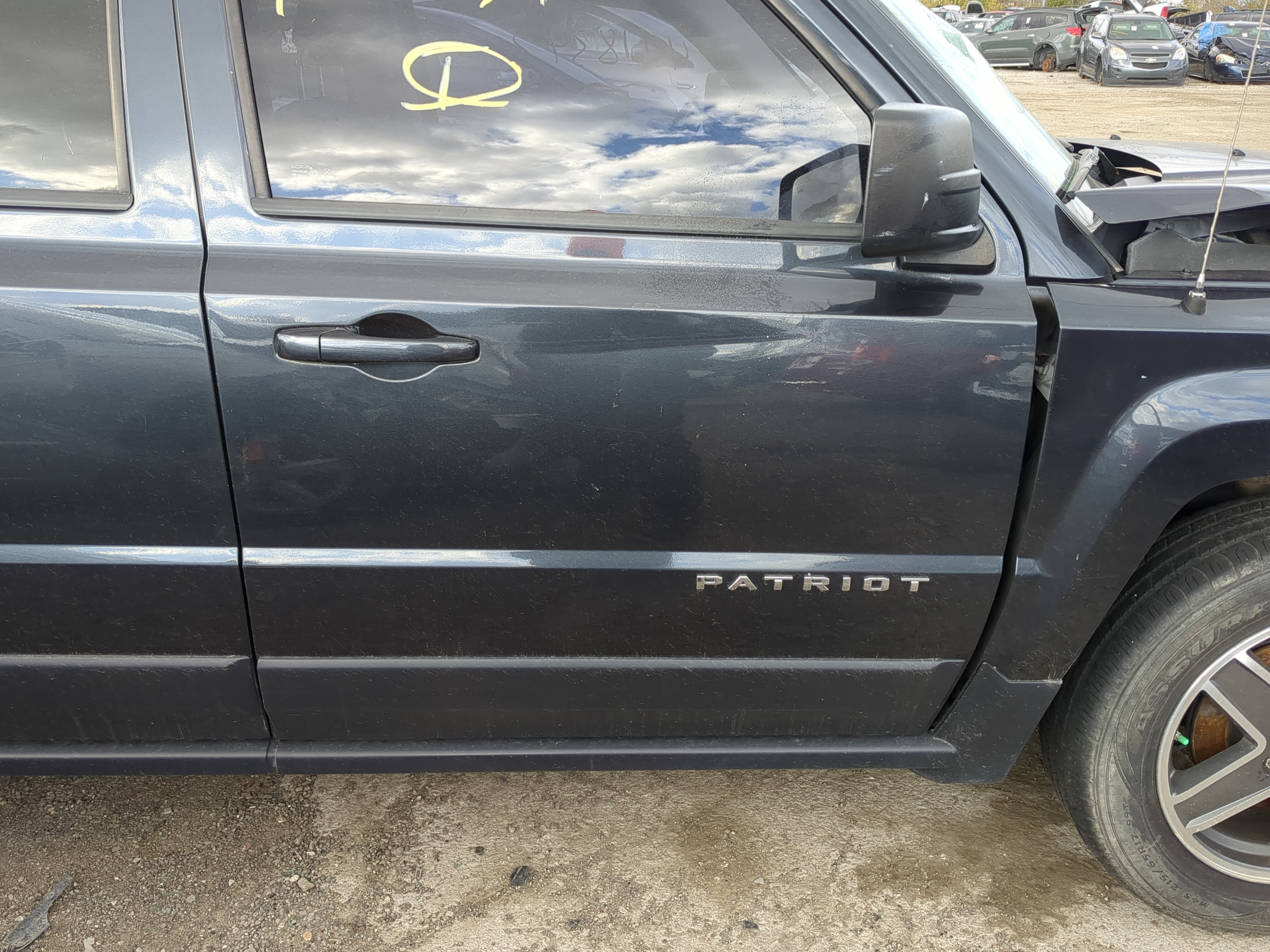 2011-2017 Jeep Patriot Passenger Front Door Oem 1215195 - Oemusedautoparts1.com