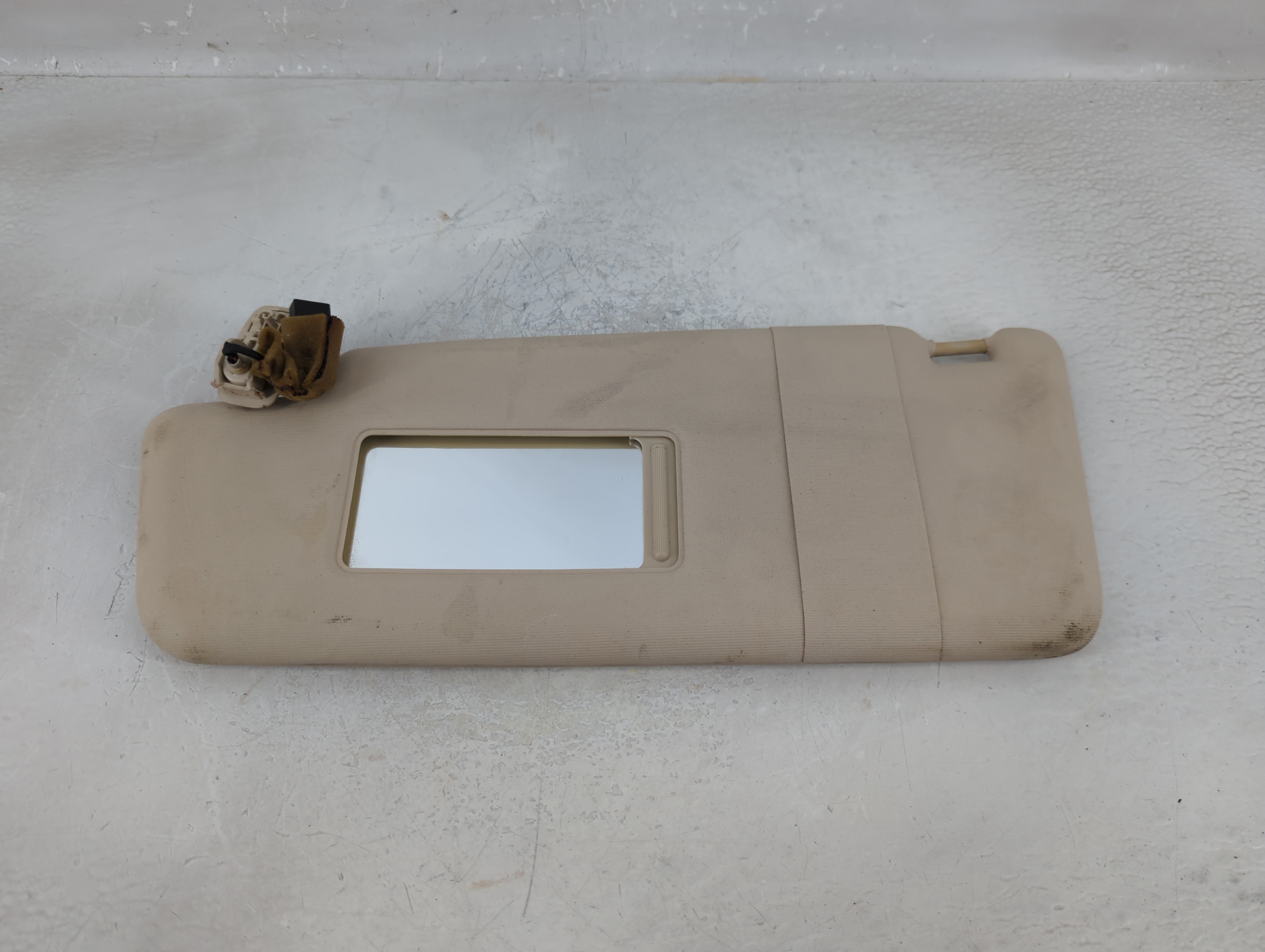 2012-2020 Volkswagen Passat Driver Sun Visor Mirror Left Sunvisor Beige 1215218 - Oemusedautoparts1.com