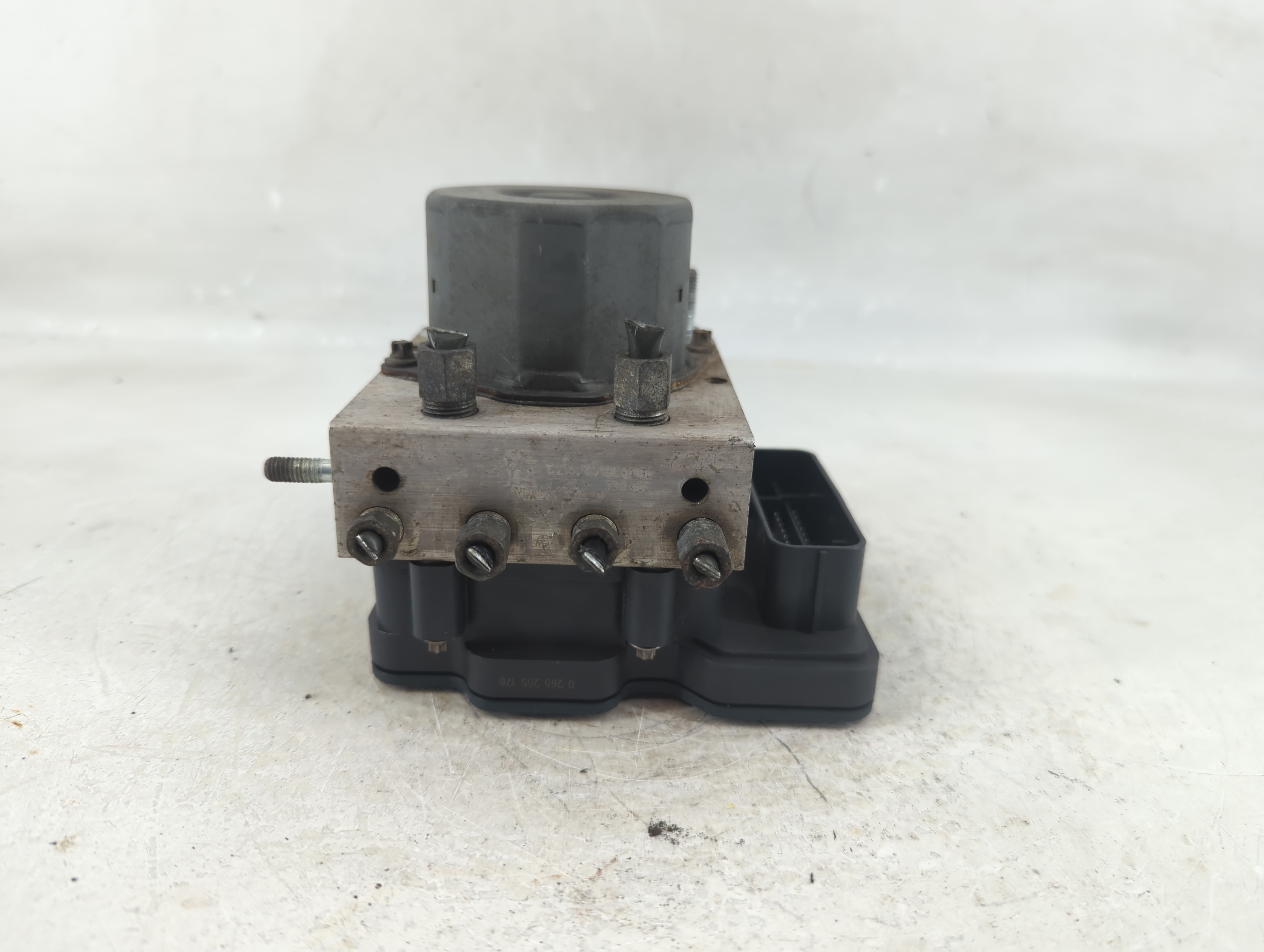 2016-2017 Nissan Altima Abs Pump Control Module 1215434 - Oemusedautoparts1.com