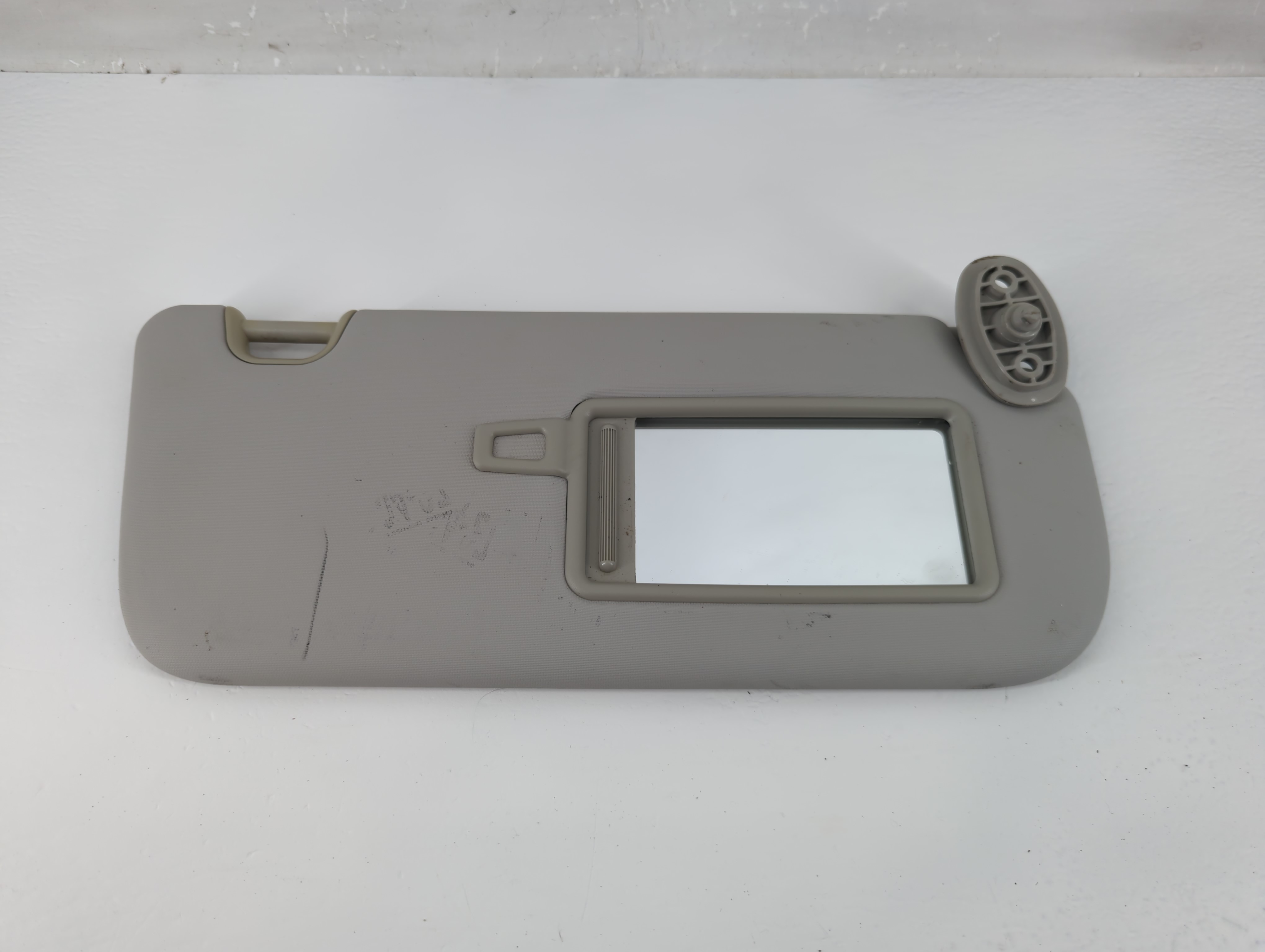 2014-2019 Kia Soul Passenger Sun Visor Mirror Right Sunvisor Gray 1215437 - Oemusedautoparts1.com