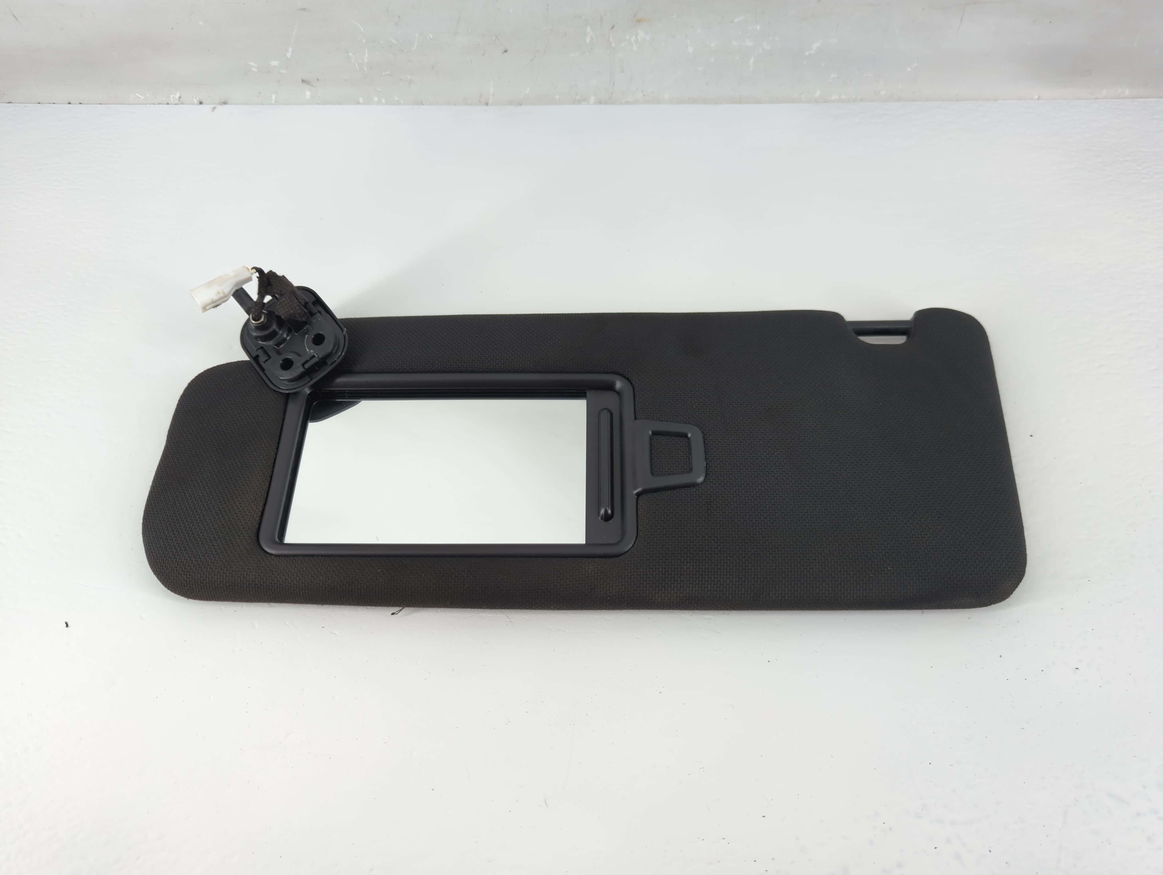 2016-2019 Hyundai Sonata Driver Sun Visor Mirror Left Sunvisor Black 1215438 - Oemusedautoparts1.com