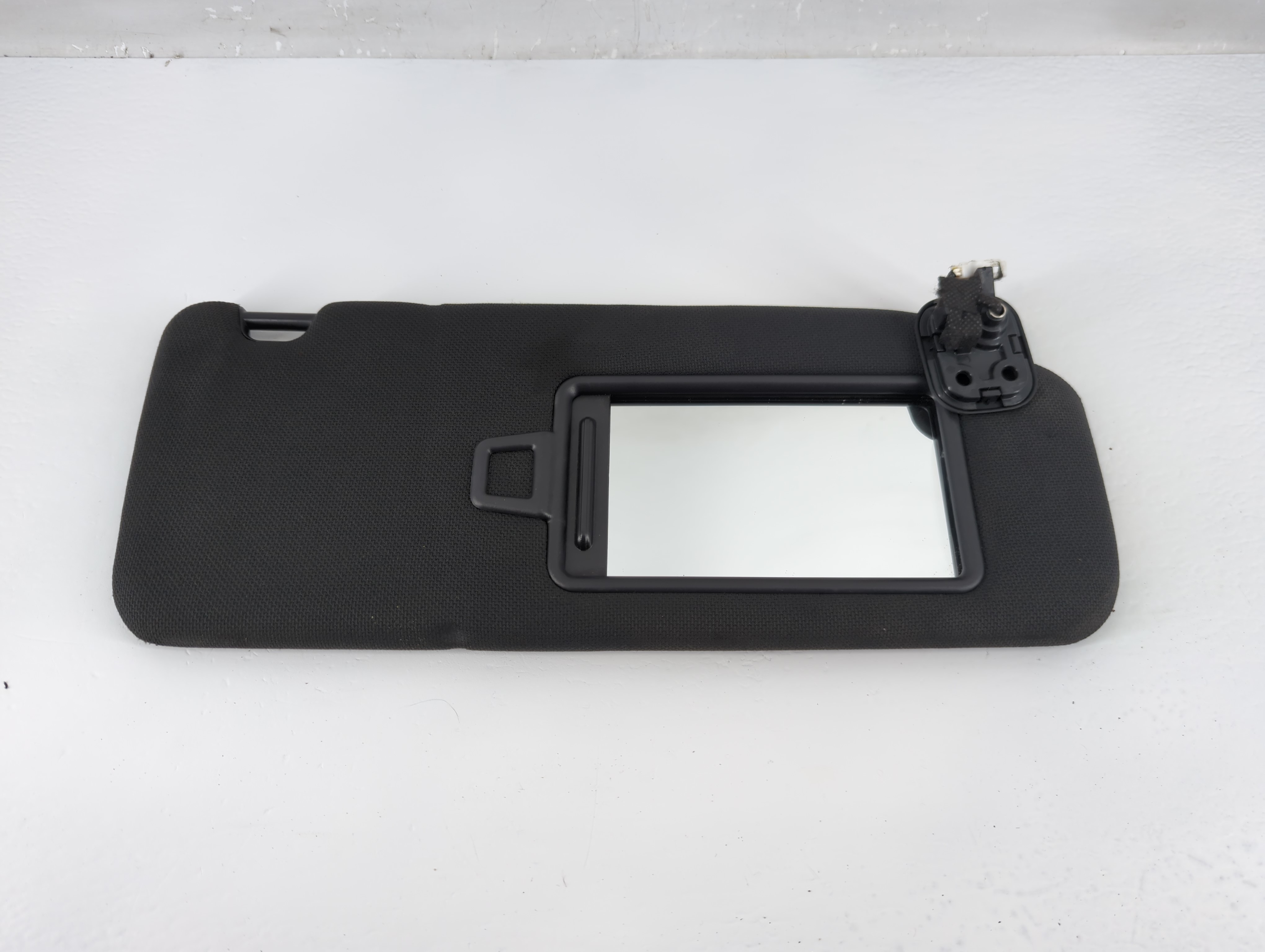 2016-2019 Hyundai Sonata Passenger Sun Visor Mirror Right Sunvisor Black 1215439 - Oemusedautoparts1.com