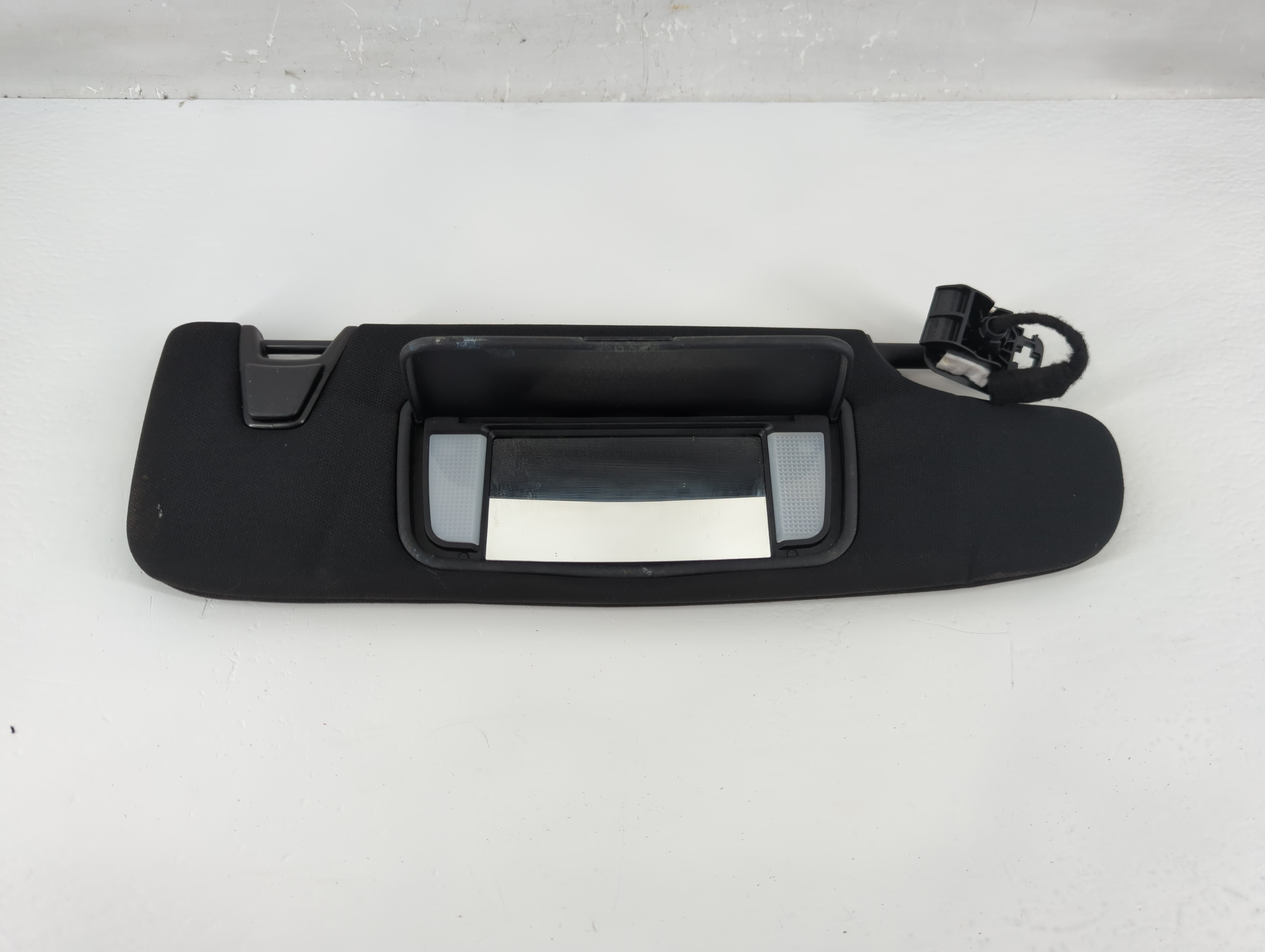 2015-2022 Ford Mustang Passenger Sun Visor Mirror Right Sunvisor Black 1215516 - Oemusedautoparts1.com
