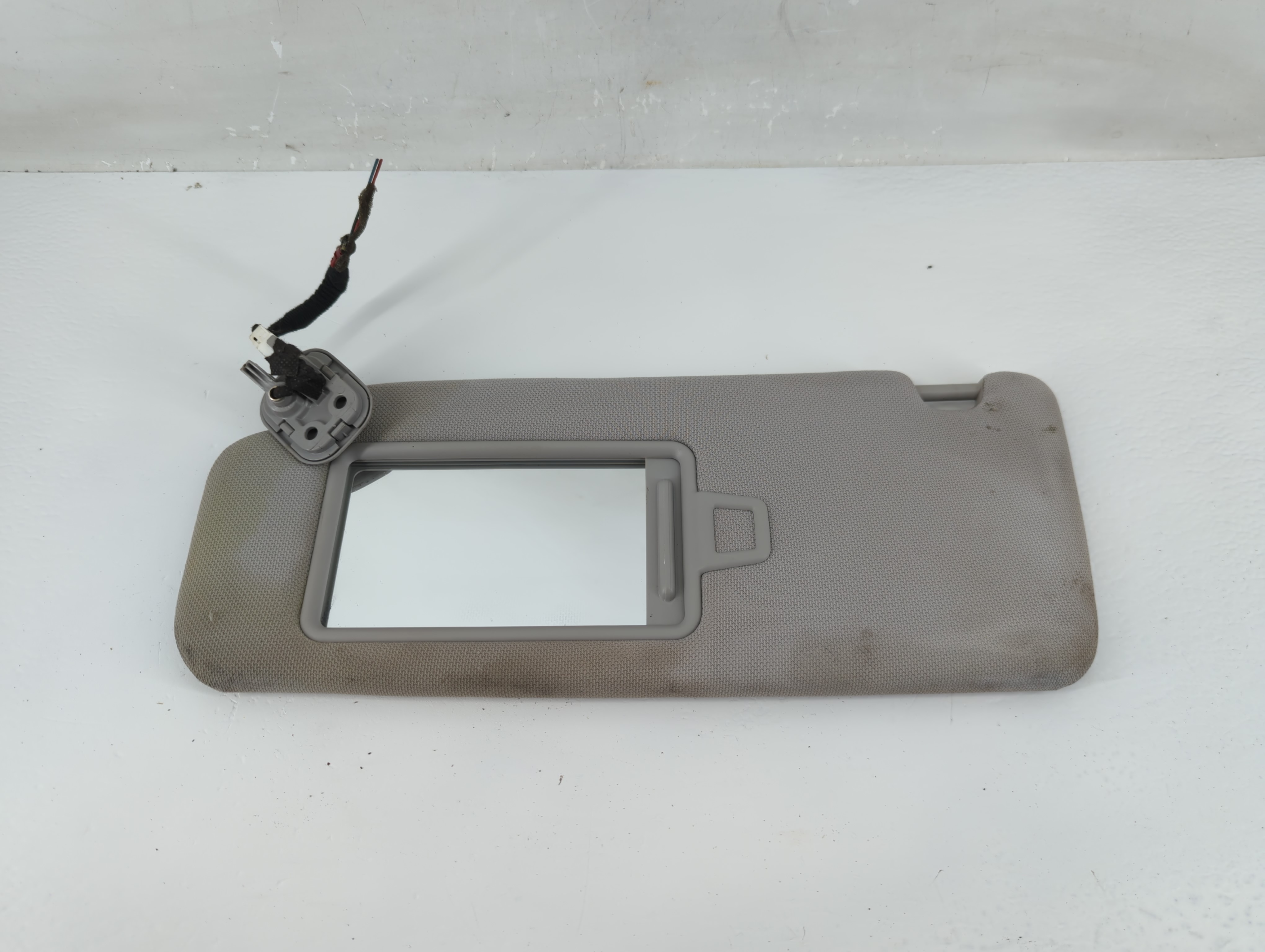 2015-2019 Hyundai Sonata Driver Sun Visor Mirror Left Sunvisor Gray 1215518 - Oemusedautoparts1.com