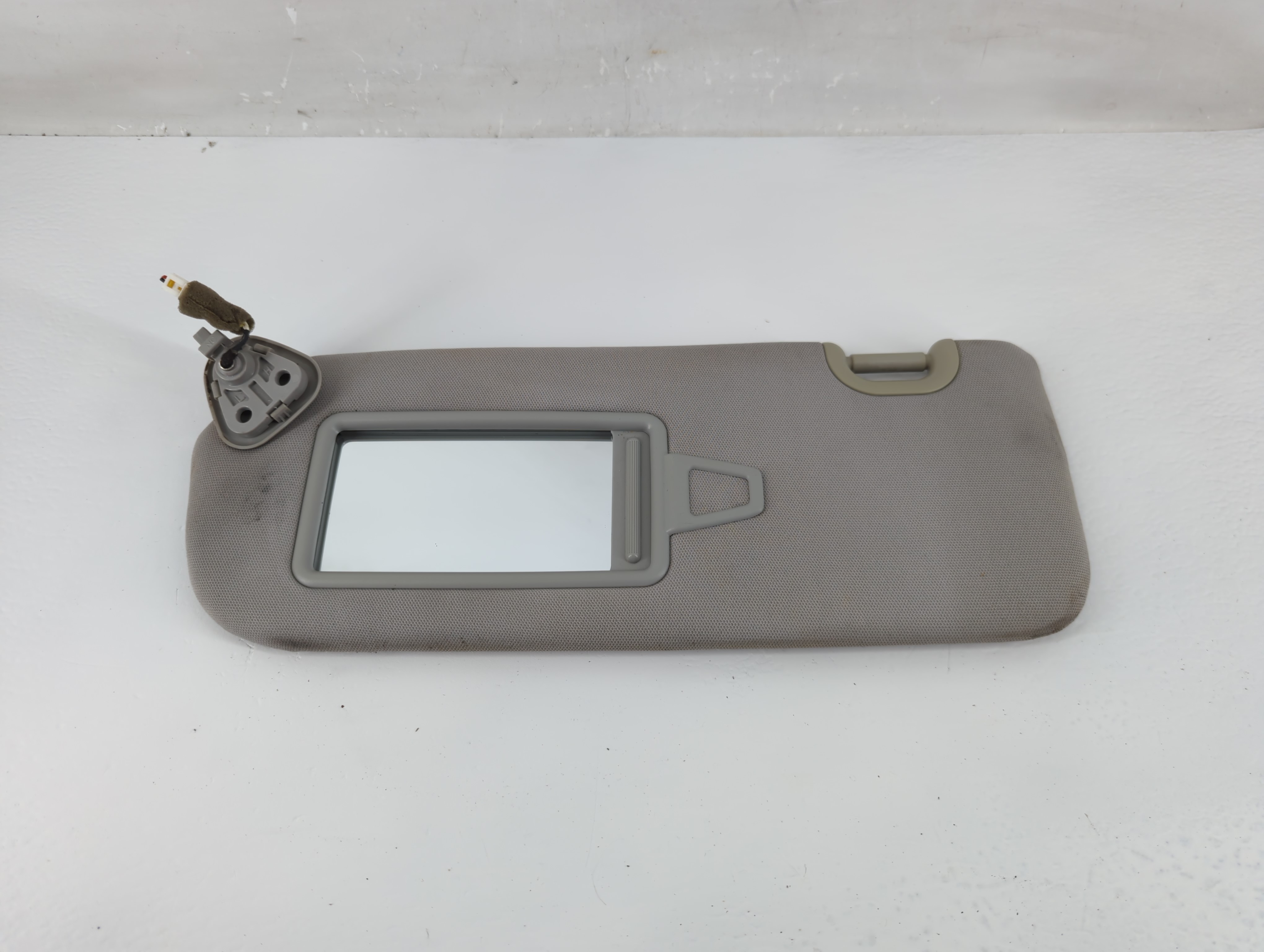 2013-2019 Hyundai Santa Fe Driver Sun Visor Mirror Left Sunvisor Gray 1215528 - Oemusedautoparts1.com