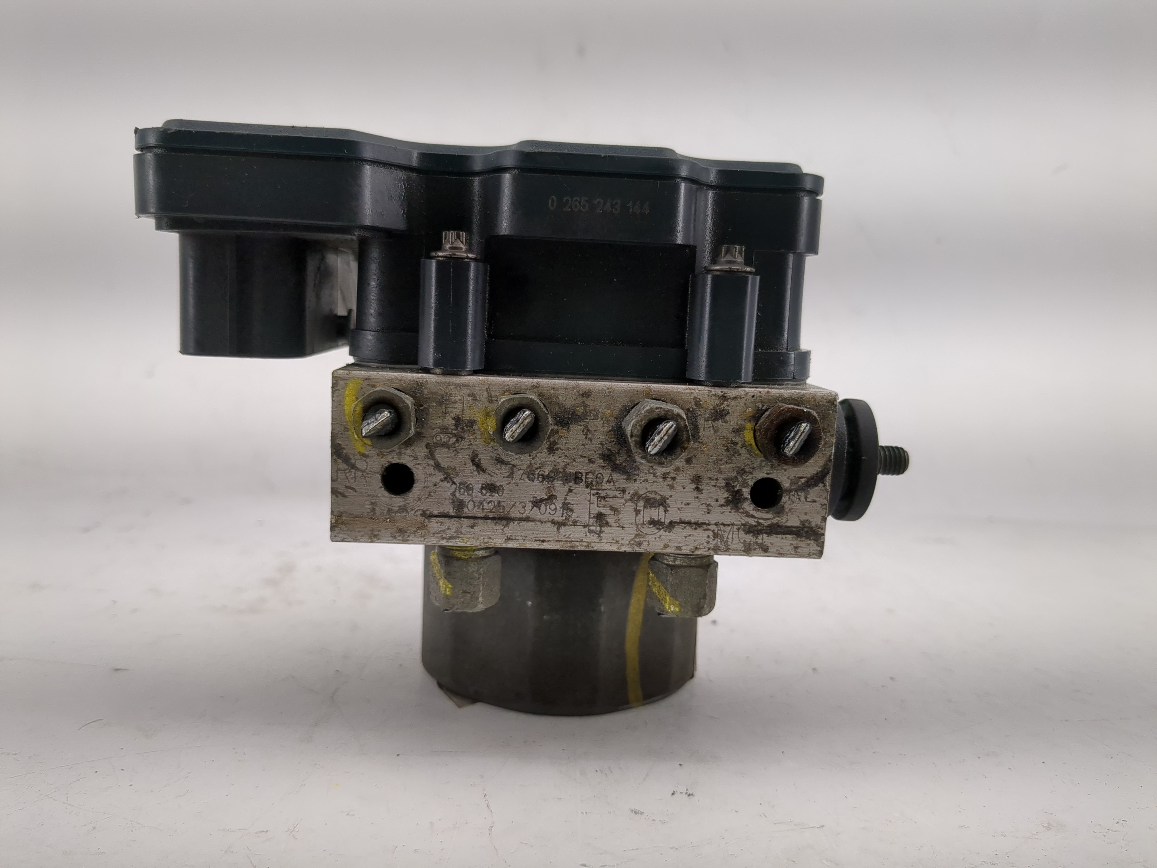 2013 Nissan Qashqai Abs Pump Control Module 1215554 - Oemusedautoparts1.com