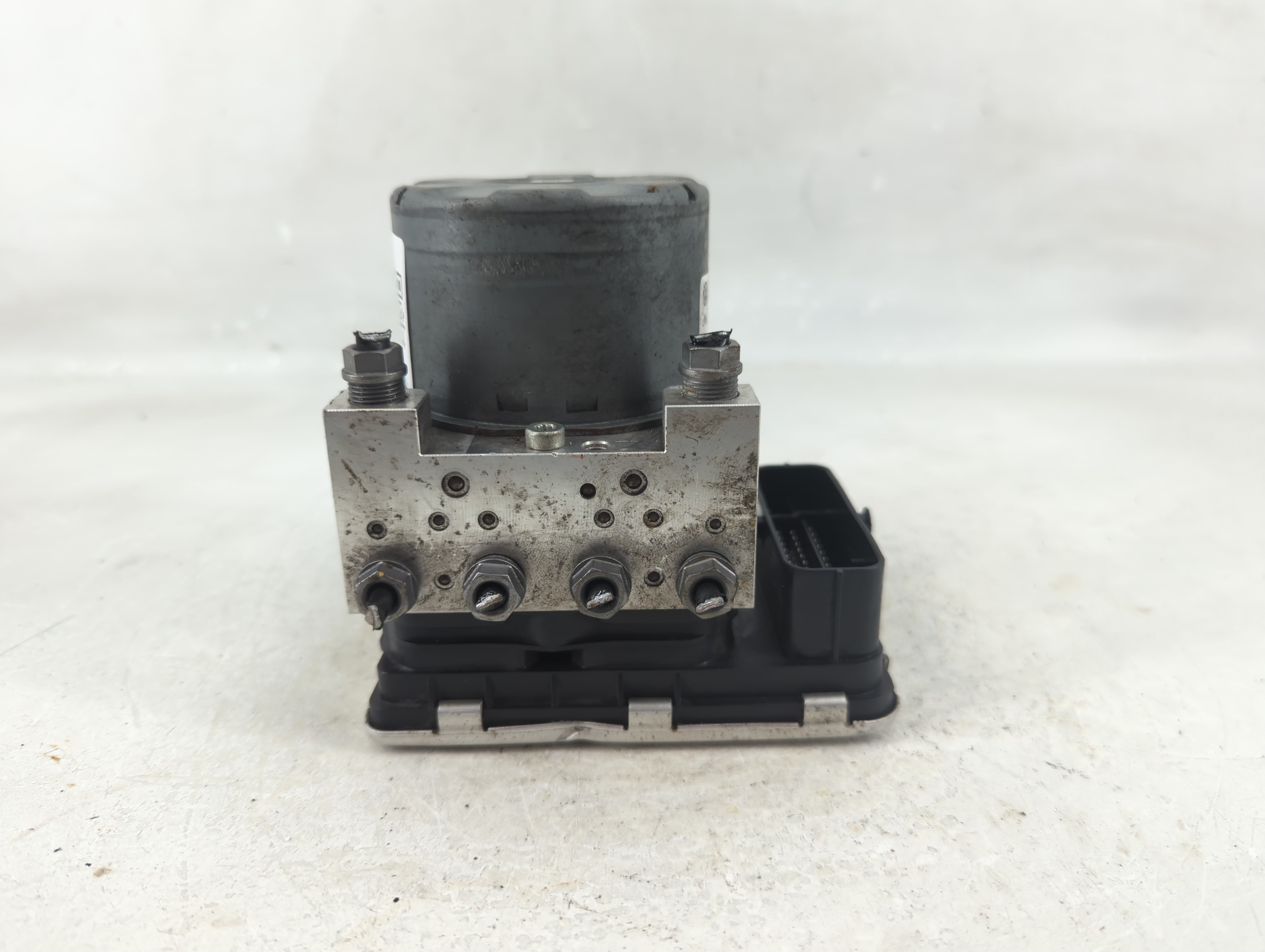 2020-2020 Volkswagen Passat Abs Pump Control Module 1215566 - Oemusedautoparts1.com