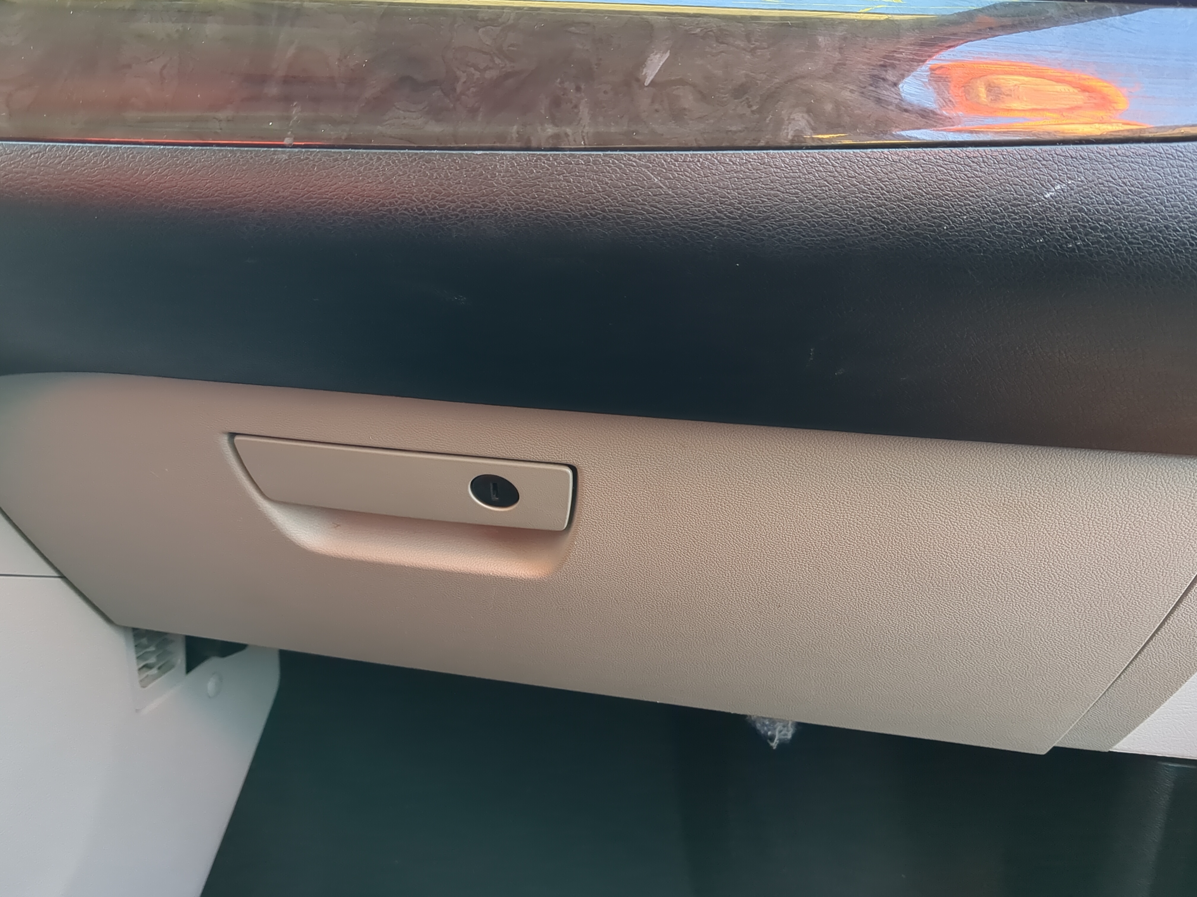 2013 Dodge Grand Caravan Passenger Glove Box Door Storage Compartment 1215689 - Oemusedautoparts1.com