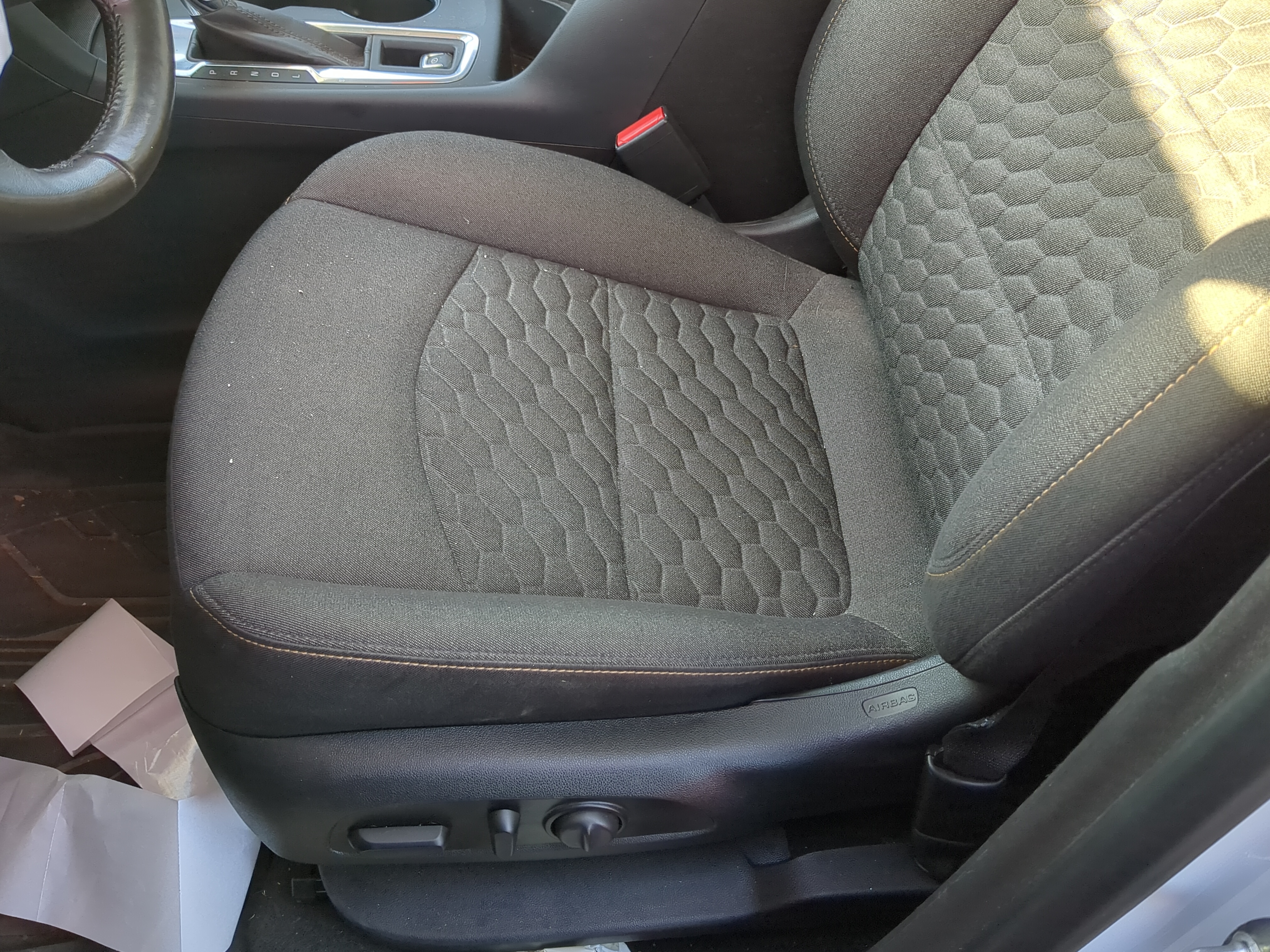 2018-2022 Chevrolet Equinox Driver Front Seat Oem 1215940 - Oemusedautoparts1.com