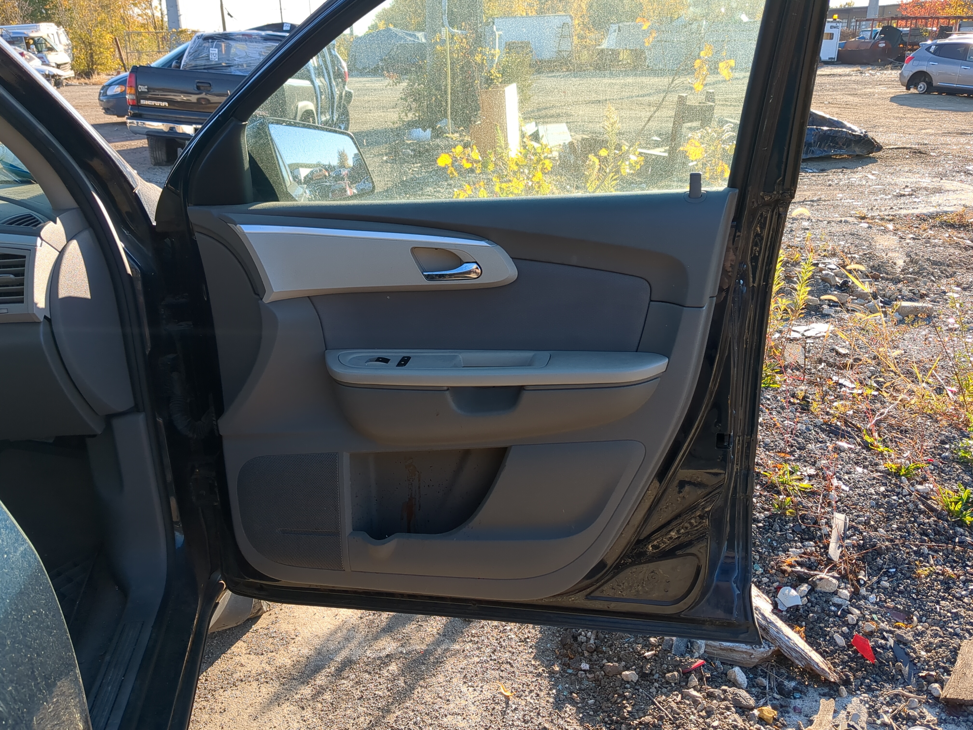 Picture of 2010 Chevrolet Traverse Front Right Passenger Interior Door Panel Trim 1216242