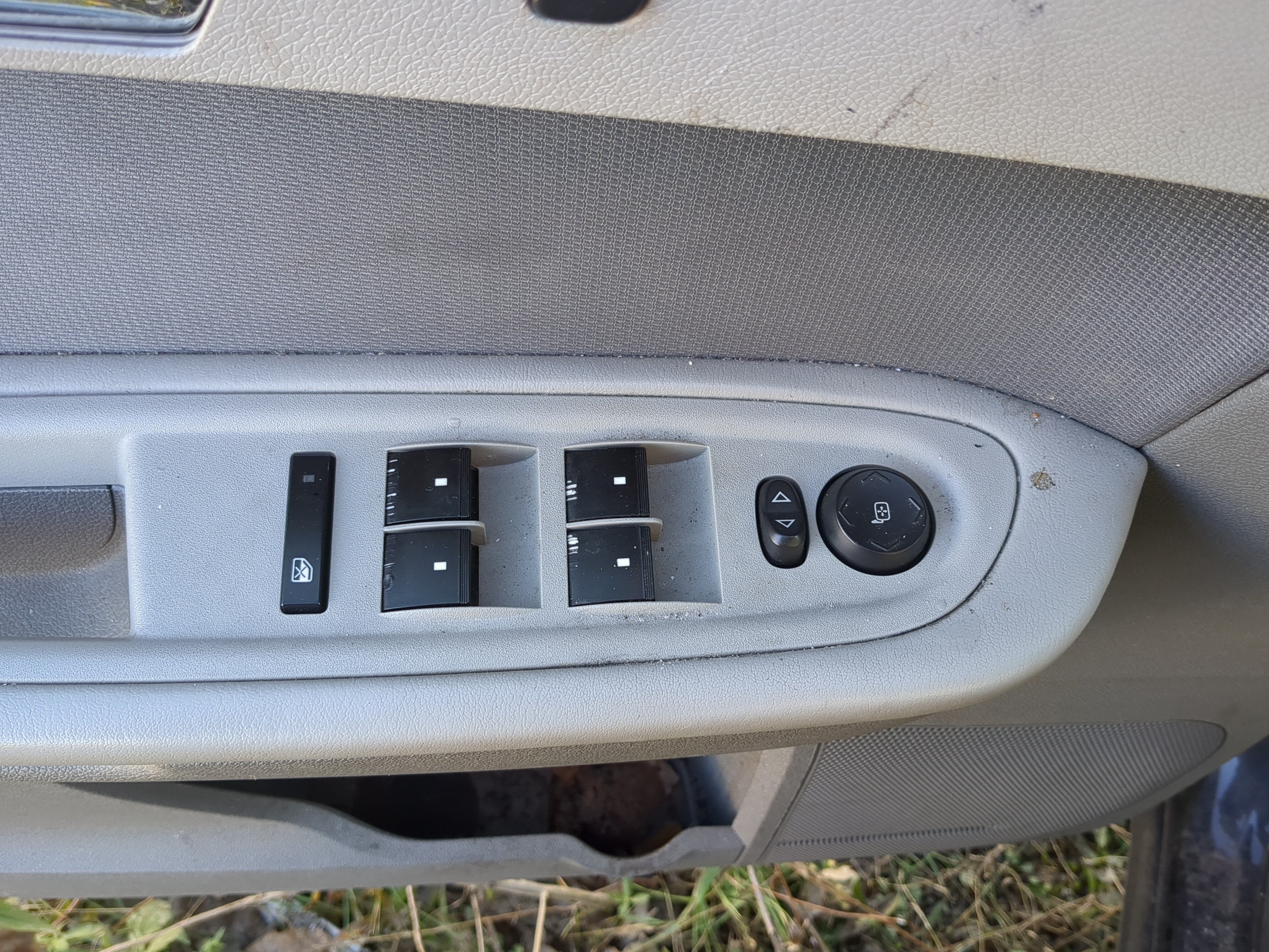 Picture of 2010 Chevrolet Traverse Driver Left Door Master Power Window Switch 1216276