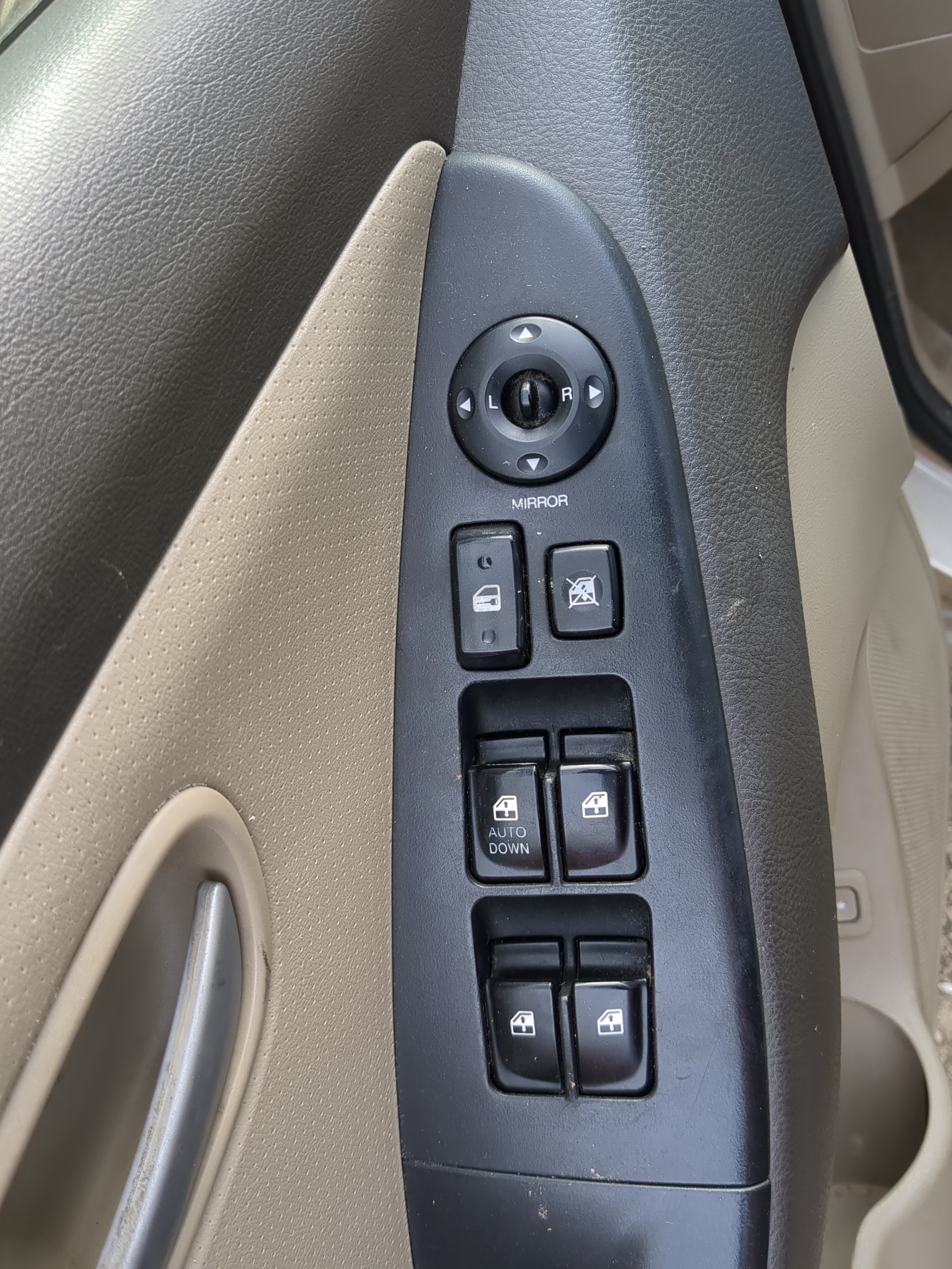 Picture of 2007-2010 Hyundai Elantra Driver Left Door Master Power Window Switch 1216749
