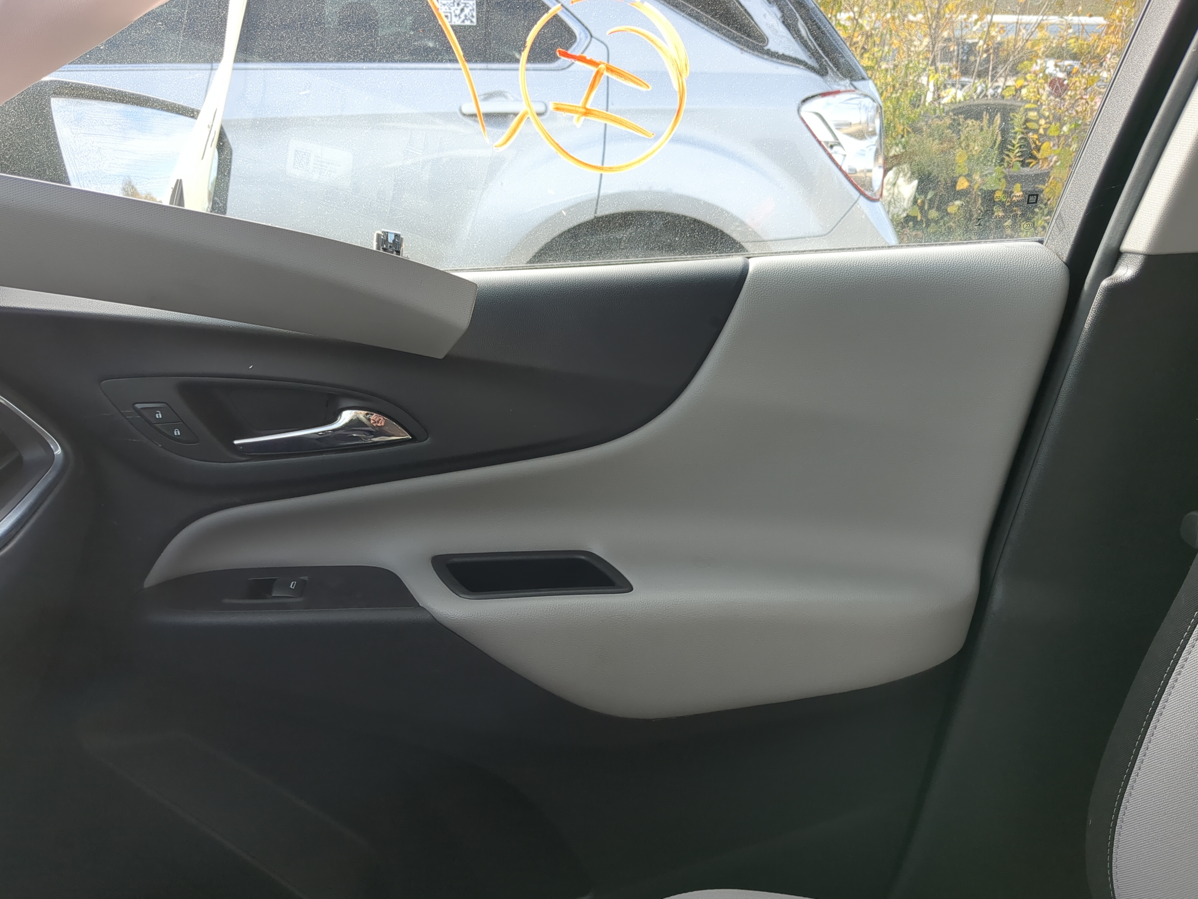 Picture of 2020 Chevrolet Equinox Front Right Passenger Interior Door Panel Trim 1217013