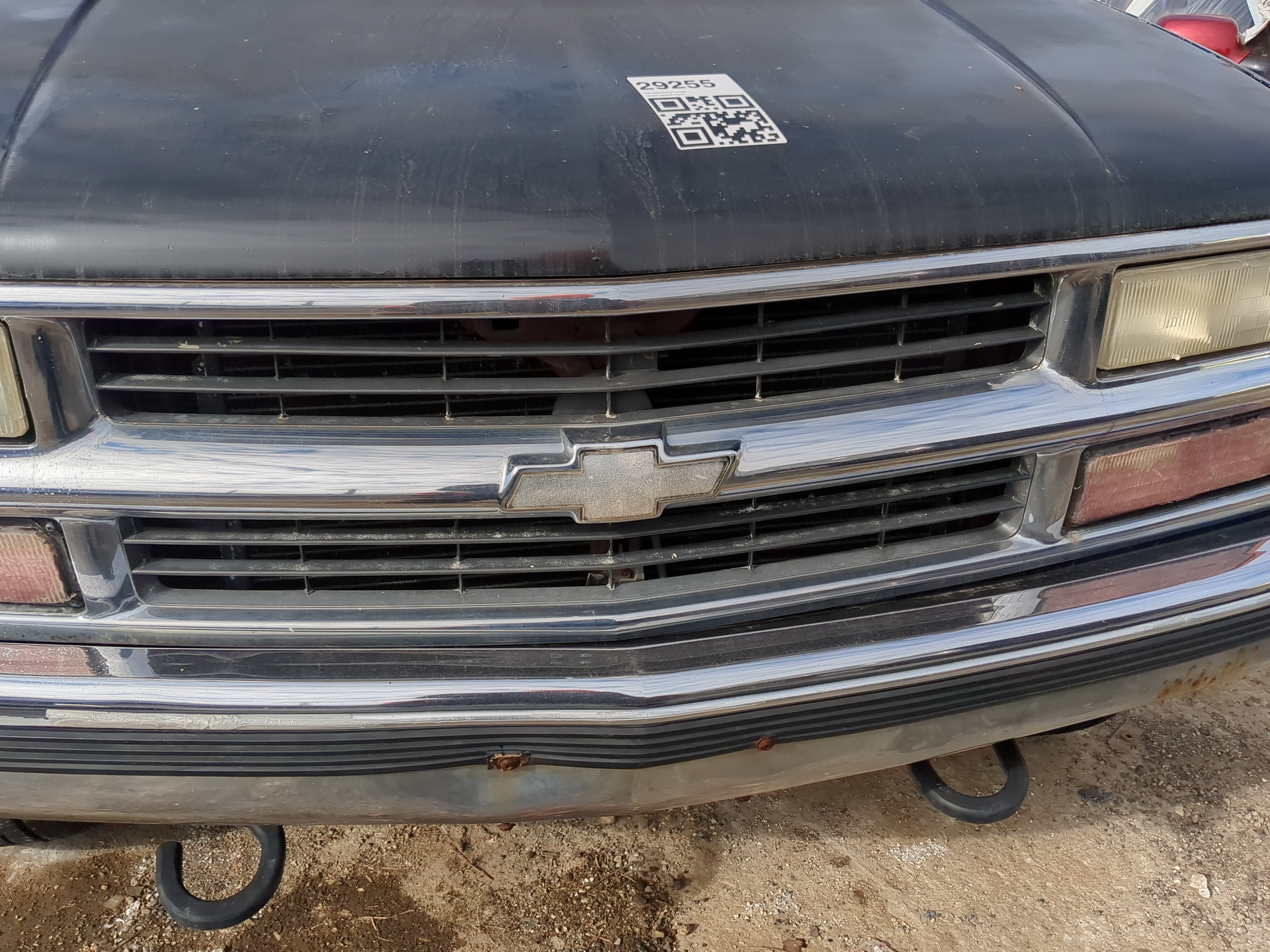 Chevrolet K1500 Front Grille Bumper Not Included 1217097 - Oemusedautoparts1.com