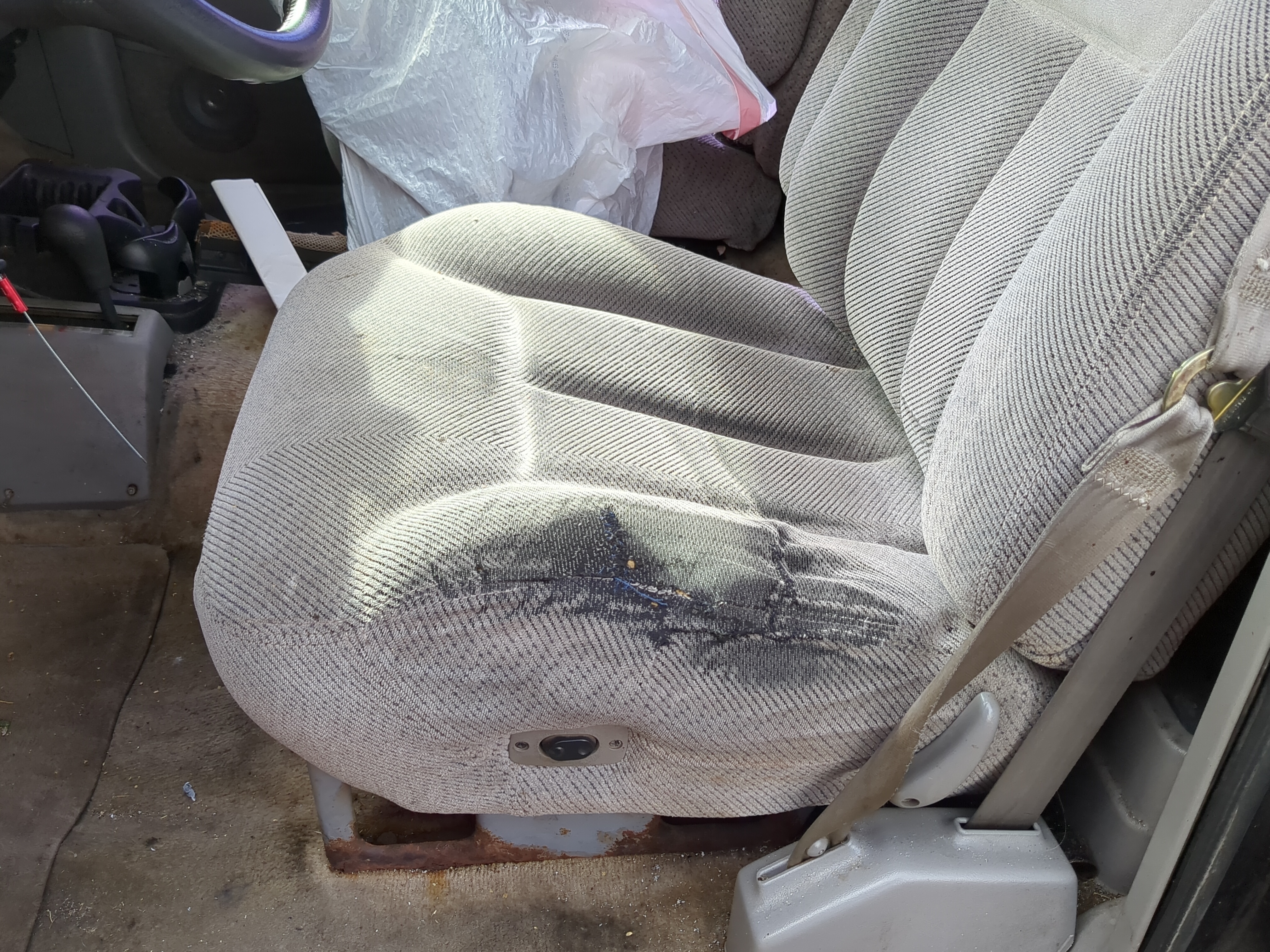 1998 Chevrolet K1500 Driver Front Seat Oem 1217152 - Oemusedautoparts1.com