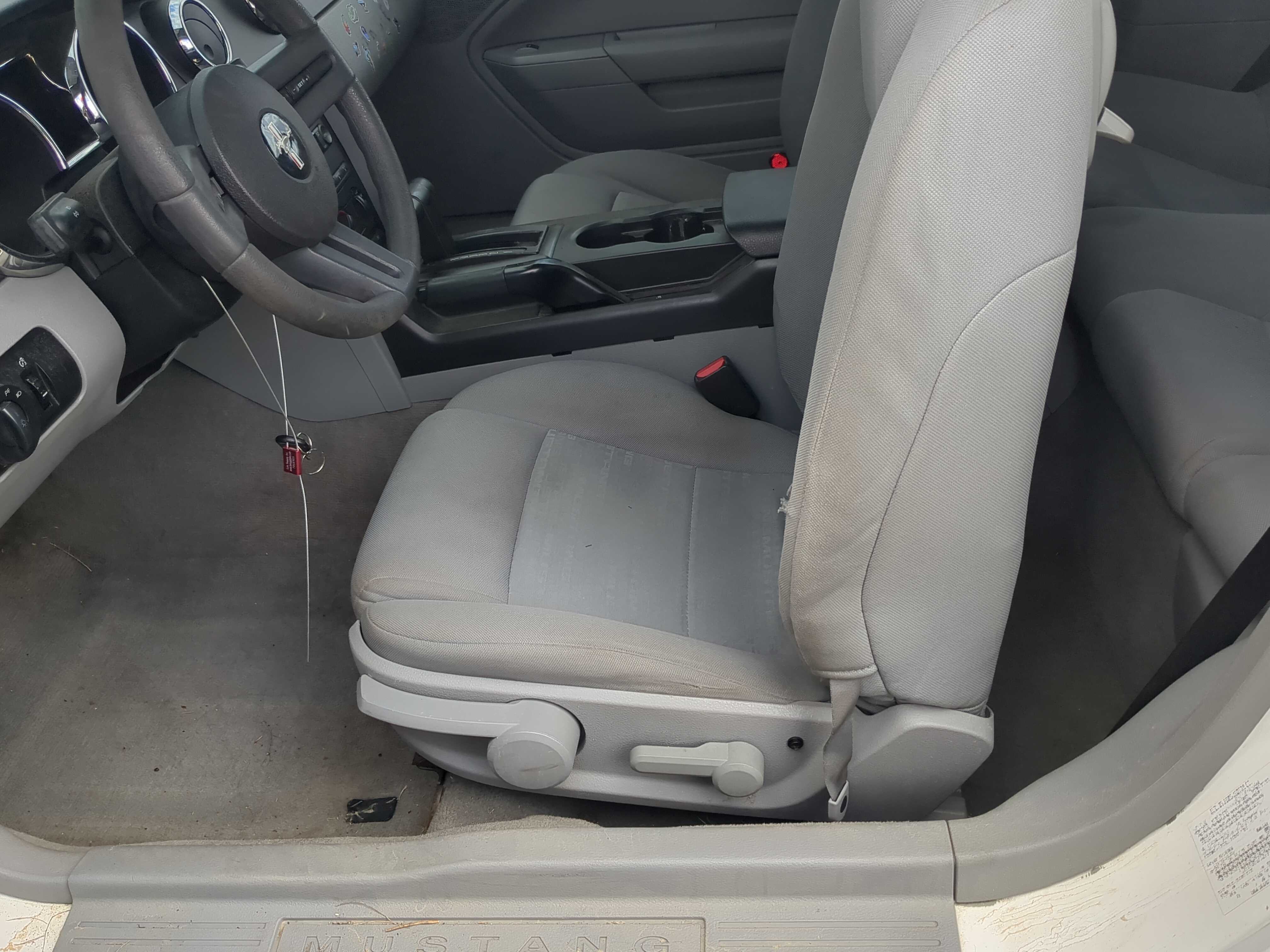 2005-2009 Ford Mustang Driver Front Seat Oem 1217256 - Oemusedautoparts1.com