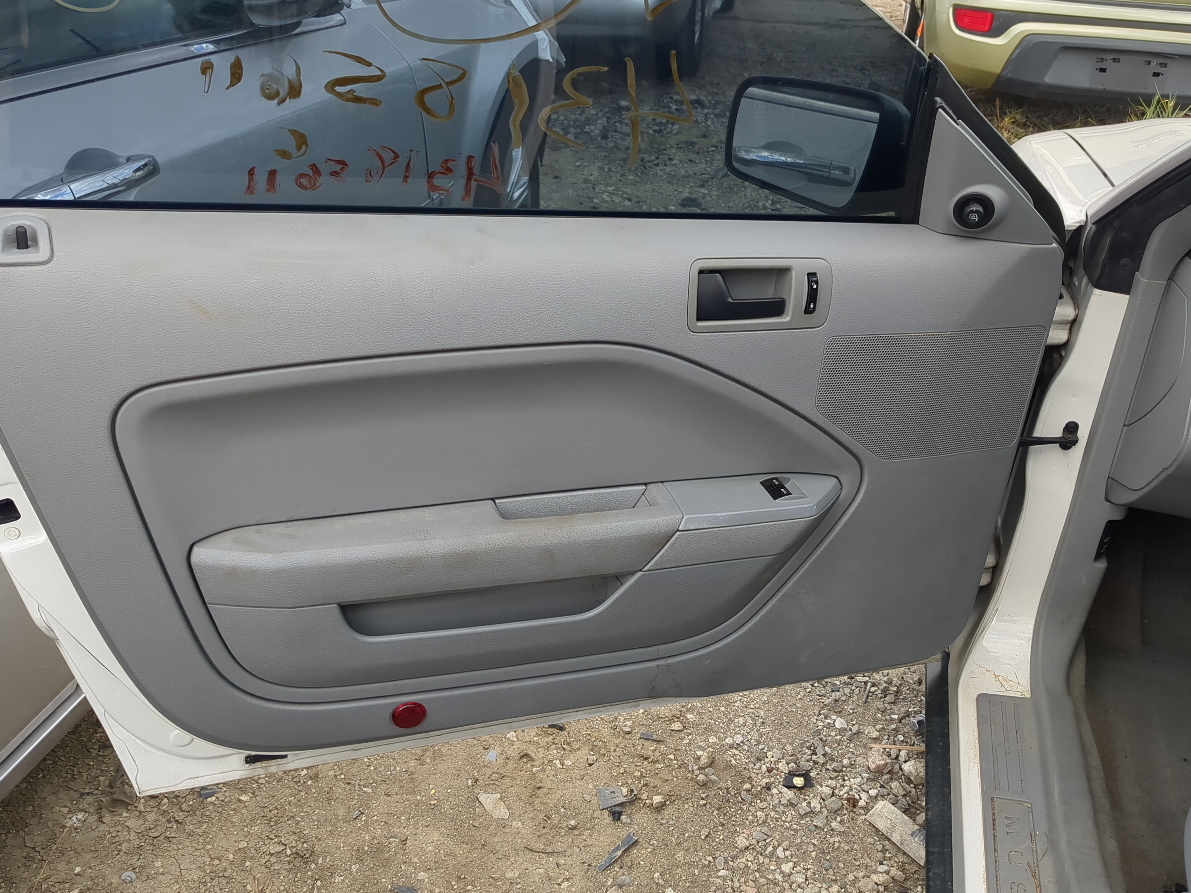 2007 Ford Mustang Front Left Driver Interior Door Panel Trim 1217272 - Oemusedautoparts1.com
