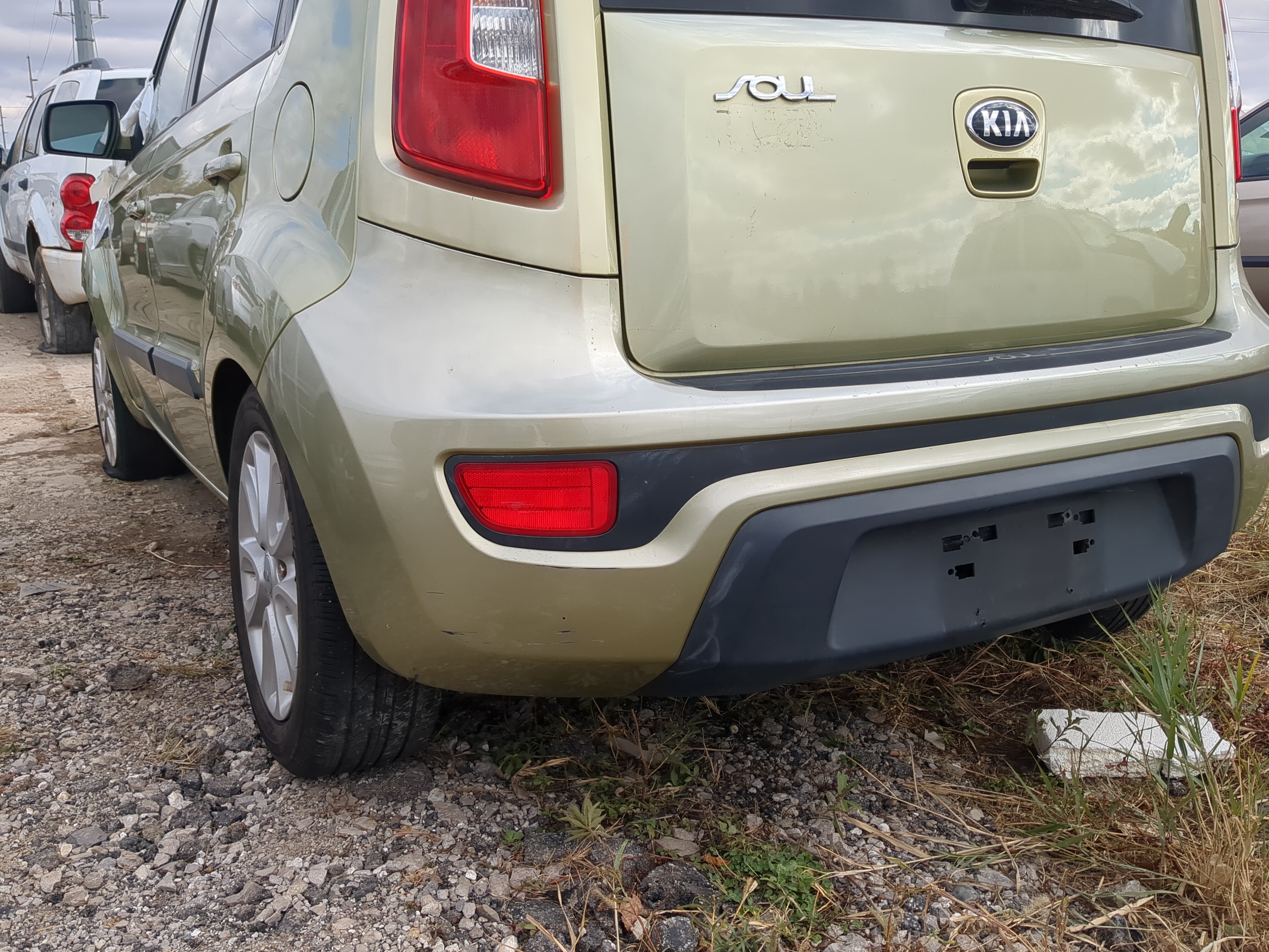 2012-2013 Kia Soul Rear Bumper Assembly Oem 1217424 - Oemusedautoparts1.com