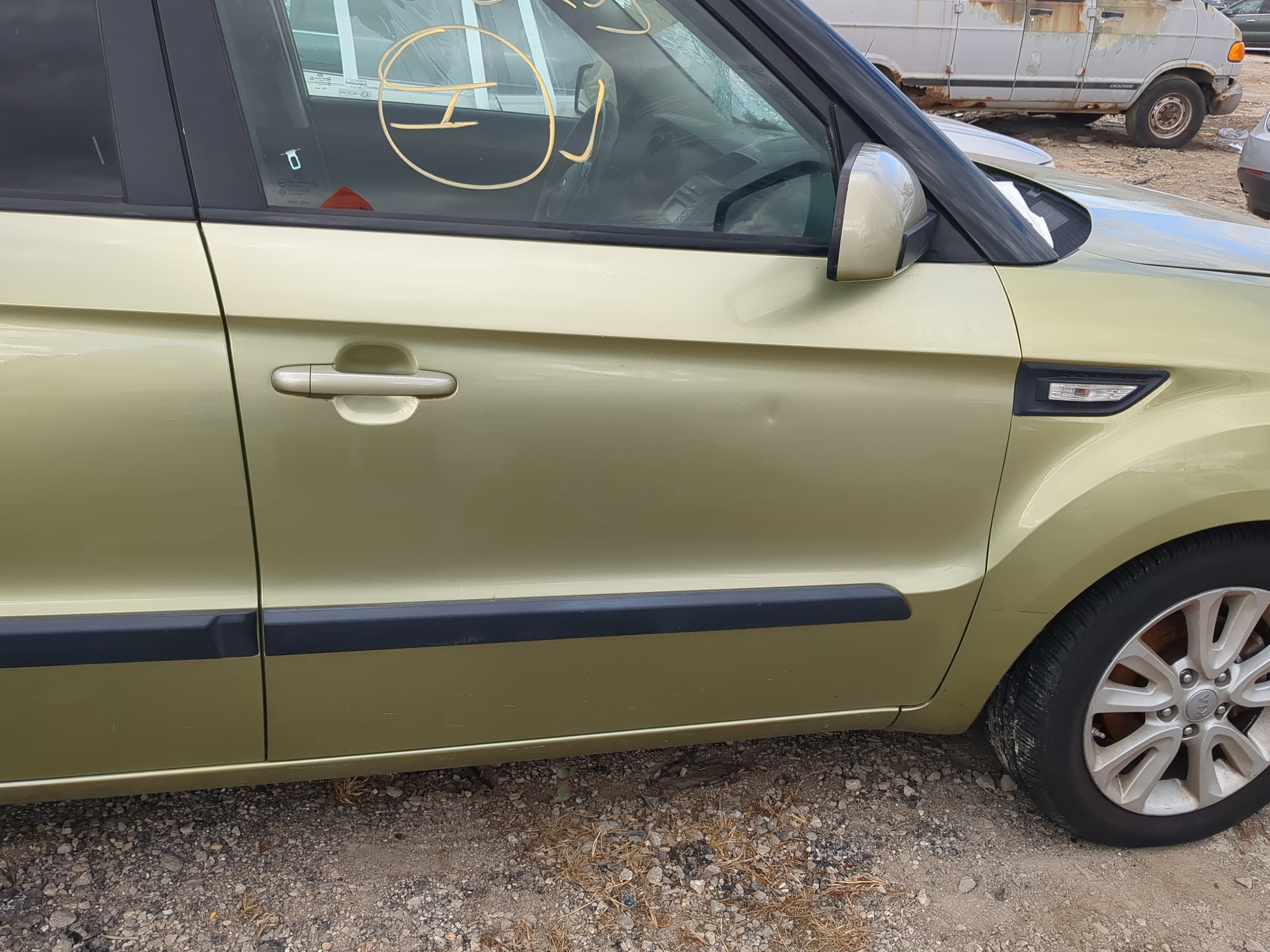 2010-2013 Kia Soul Passenger Front Door Oem 1217454 - Oemusedautoparts1.com