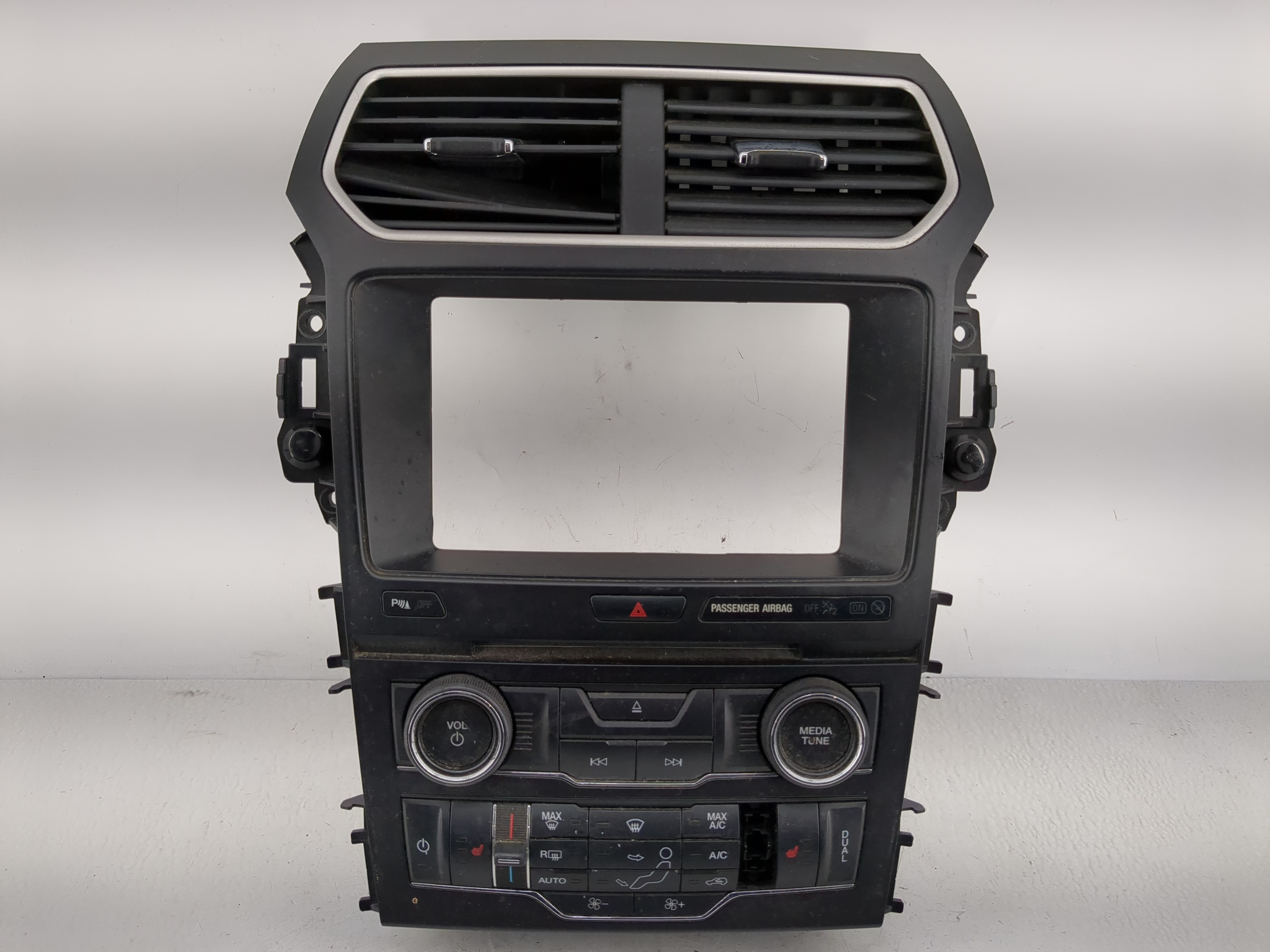 2016-2019 Ford Explorer Radio Control Panel 1217465 - Oemusedautoparts1.com