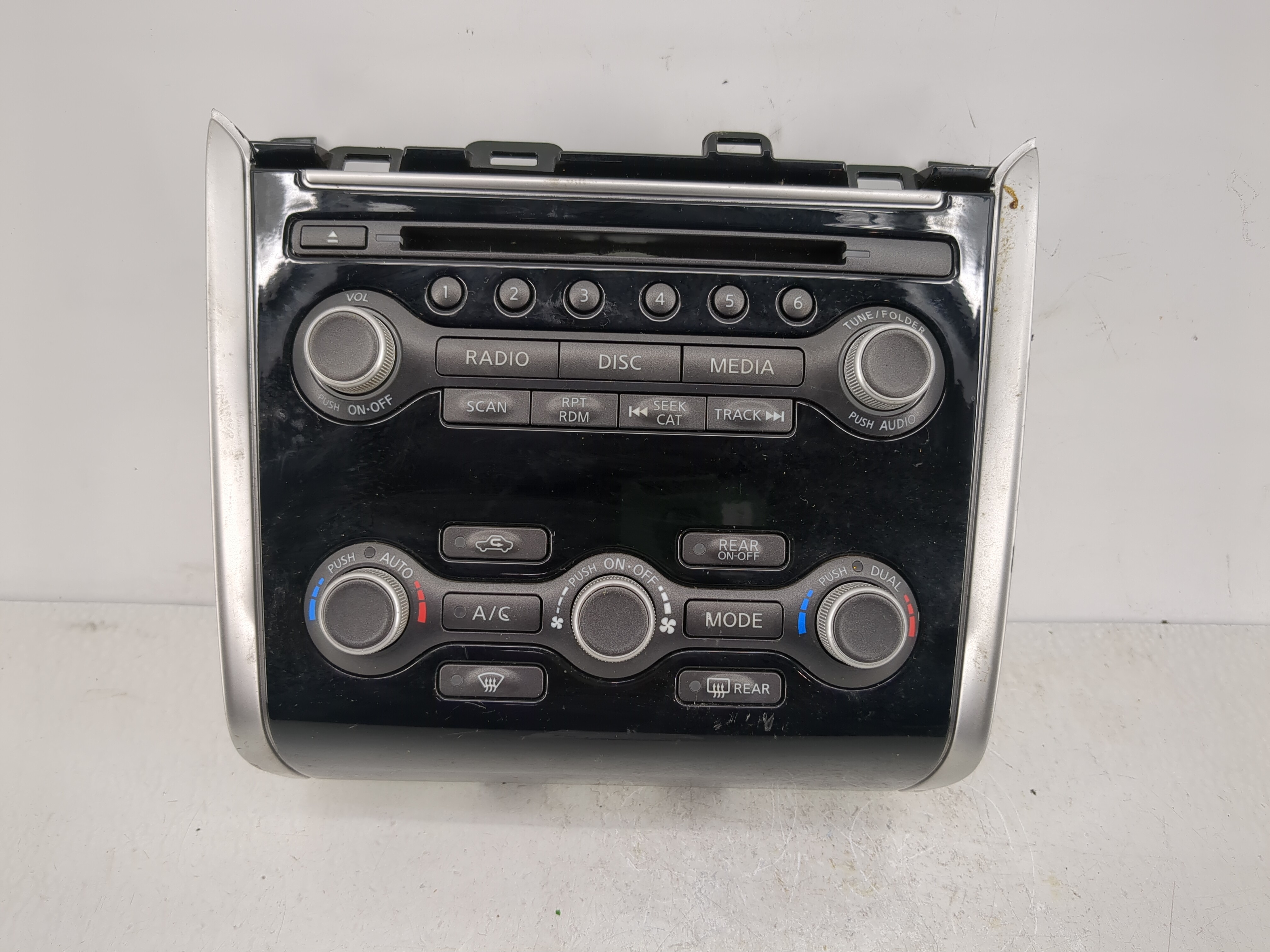 2017-2020 Infiniti Qx60 Am Fm Cd Player Radio Receiver 1217467 - Oemusedautoparts1.com