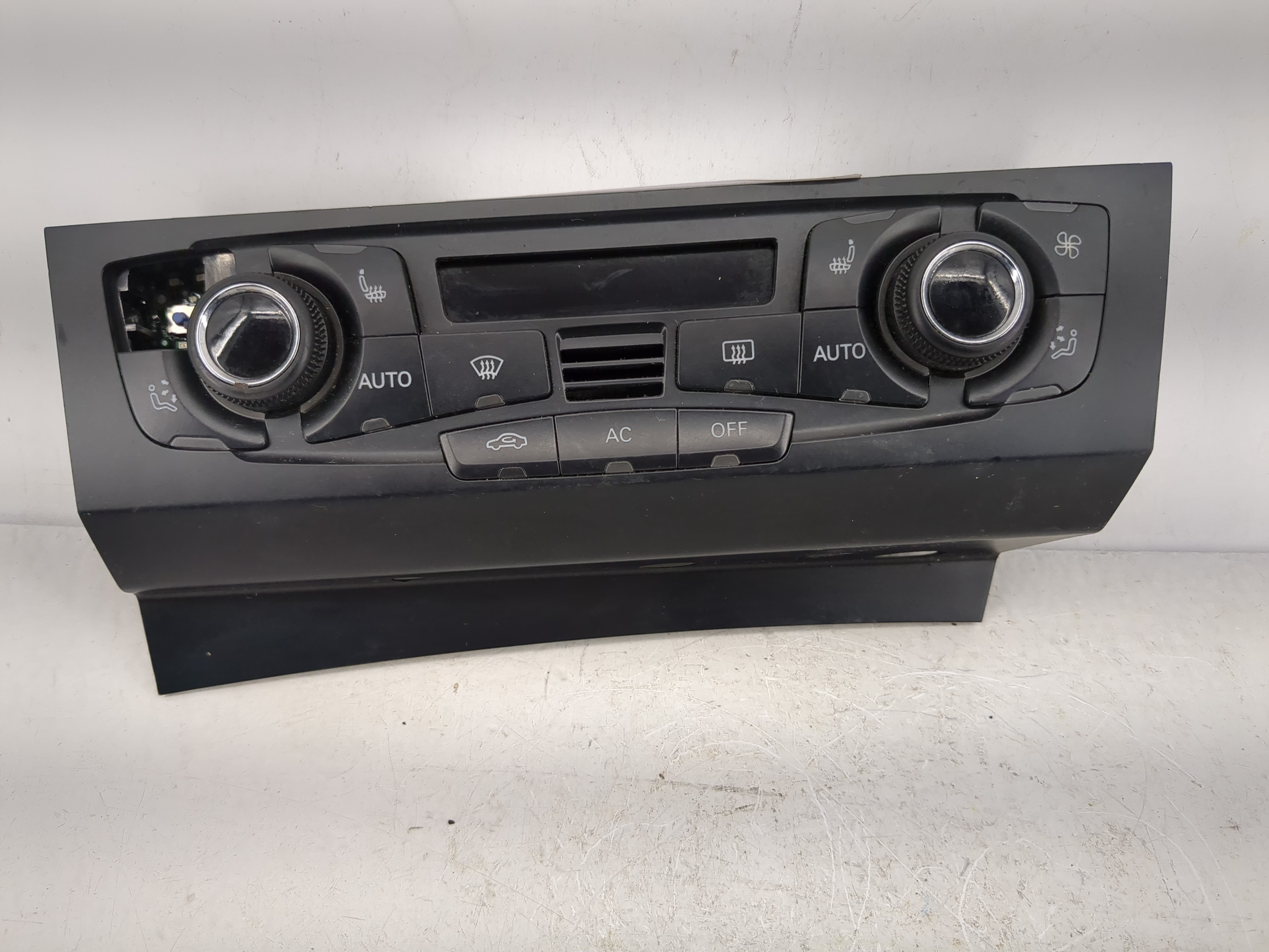 Picture of 2009-2012 Audi A4 Ac Heater Roof Climate Control 8t1 820 043 Ac 1217477
