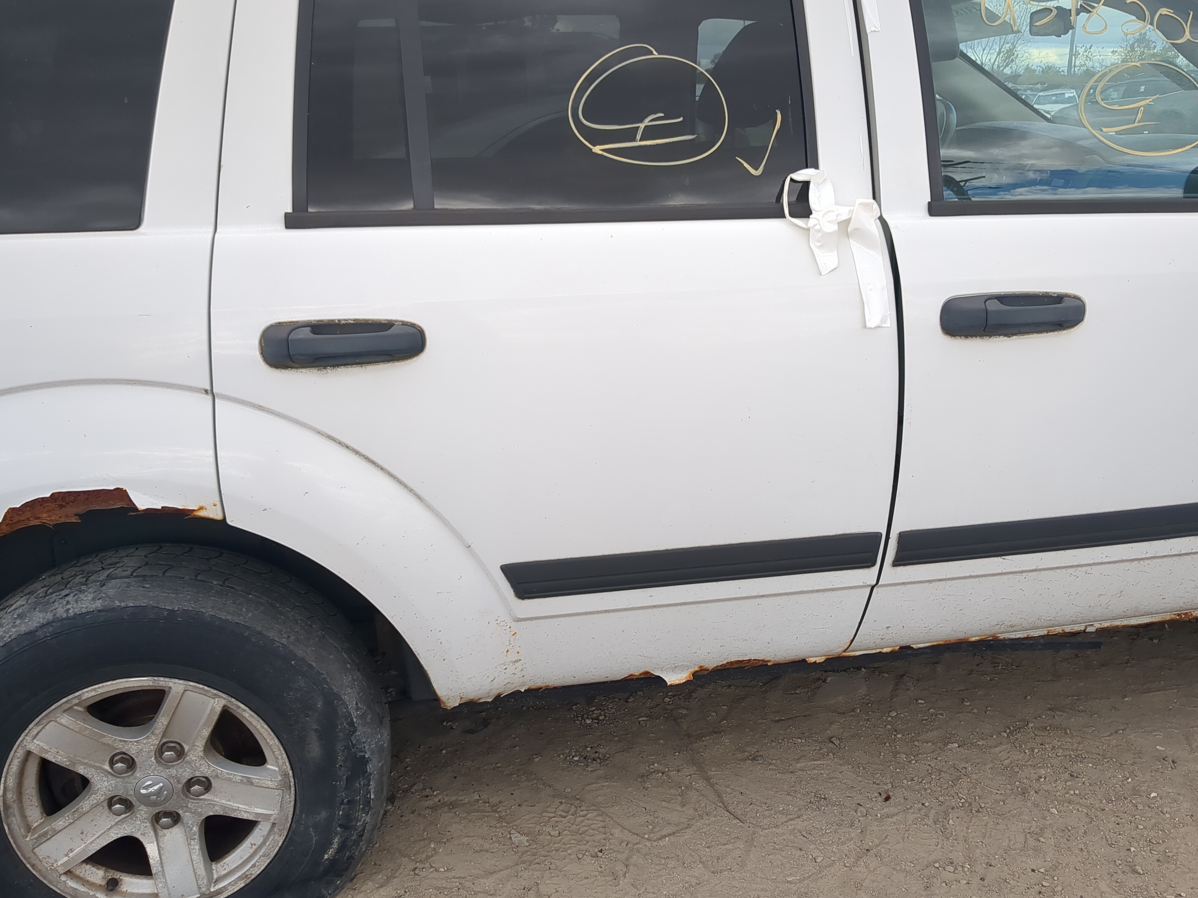 2004-2009 Dodge Durango Passenger Rear Door Oem 1217626 - Oemusedautoparts1.com