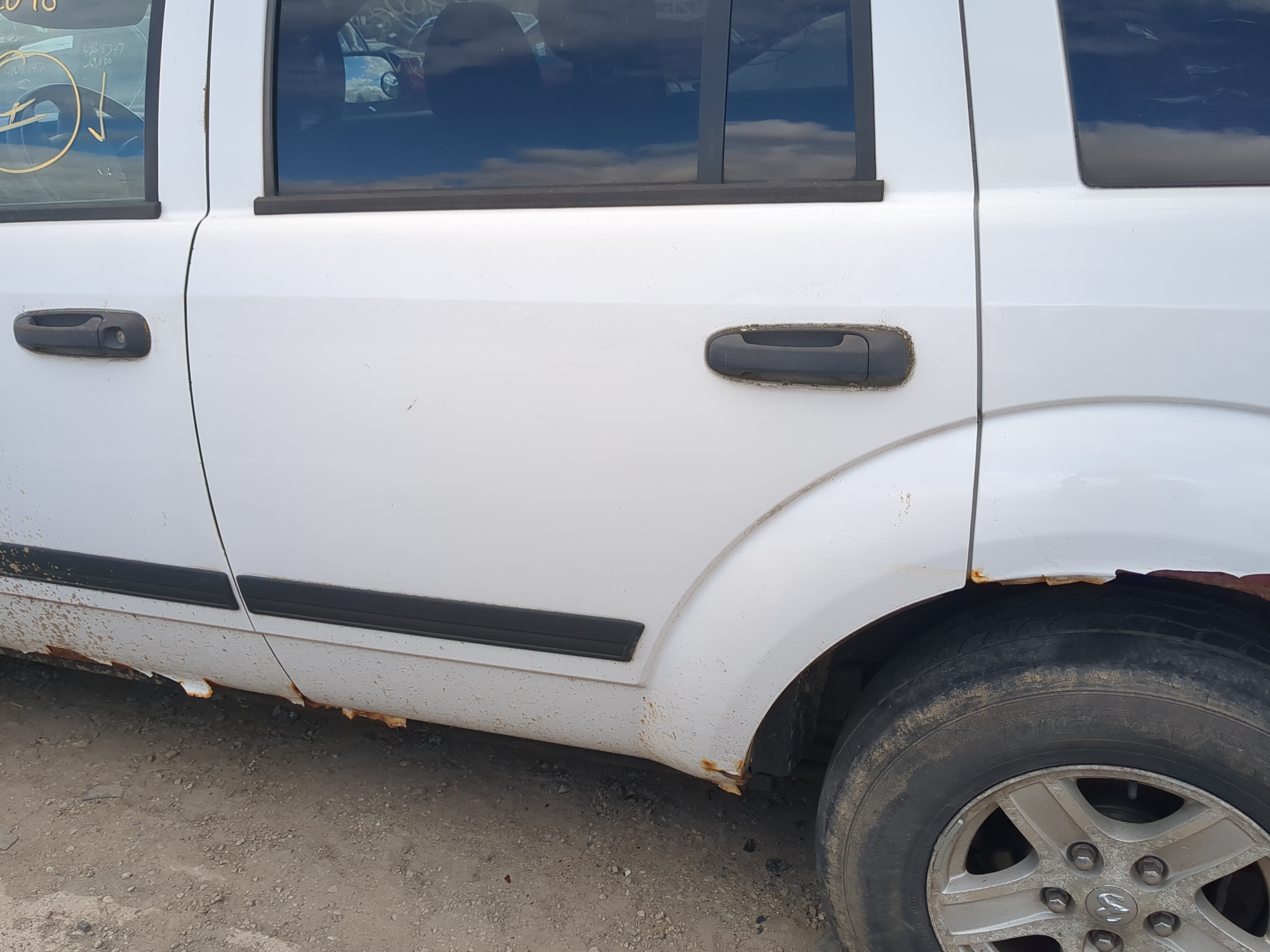 2004-2009 Dodge Durango Driver Rear Door Oem 1217641 - Oemusedautoparts1.com